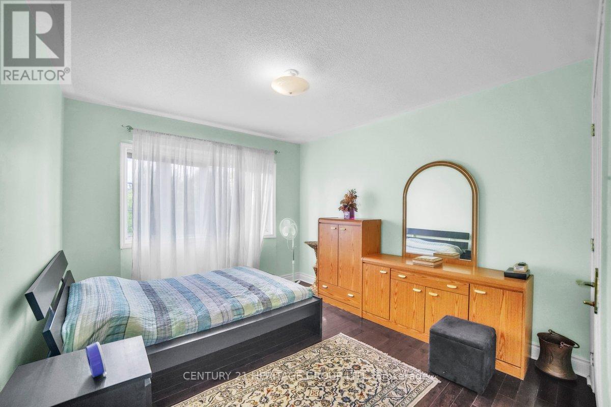 765 Dillman Avenue, Newmarket, Ontario  L3X 2K3 - Photo 11 - N12362433