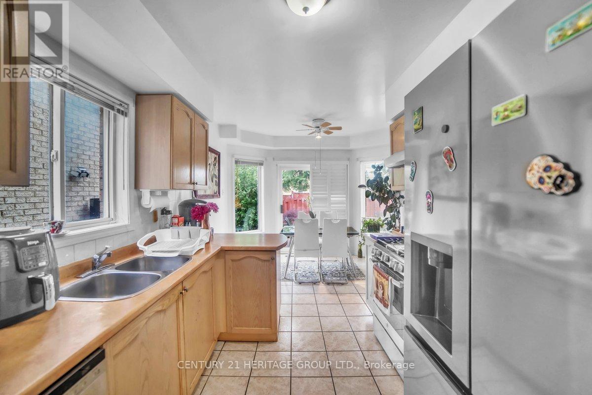 765 Dillman Avenue, Newmarket, Ontario  L3X 2K3 - Photo 7 - N12362433