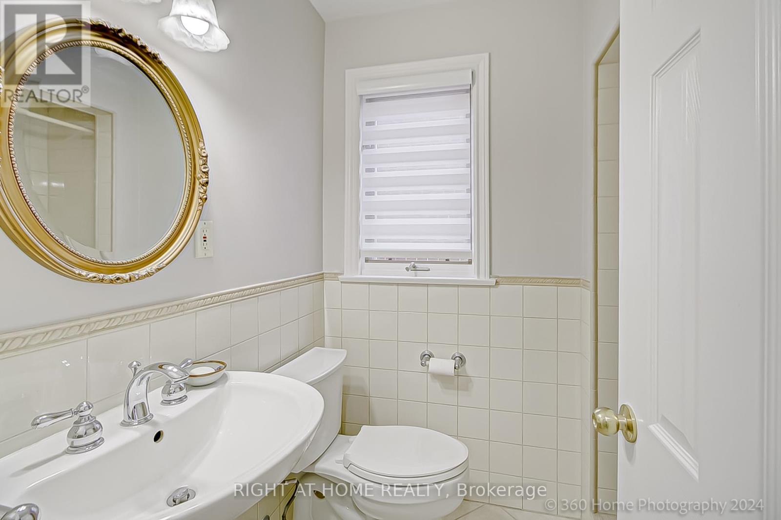 19 Martini Drive, Toronto, Ontario  M6M 4X4 - Photo 12 - W12012285
