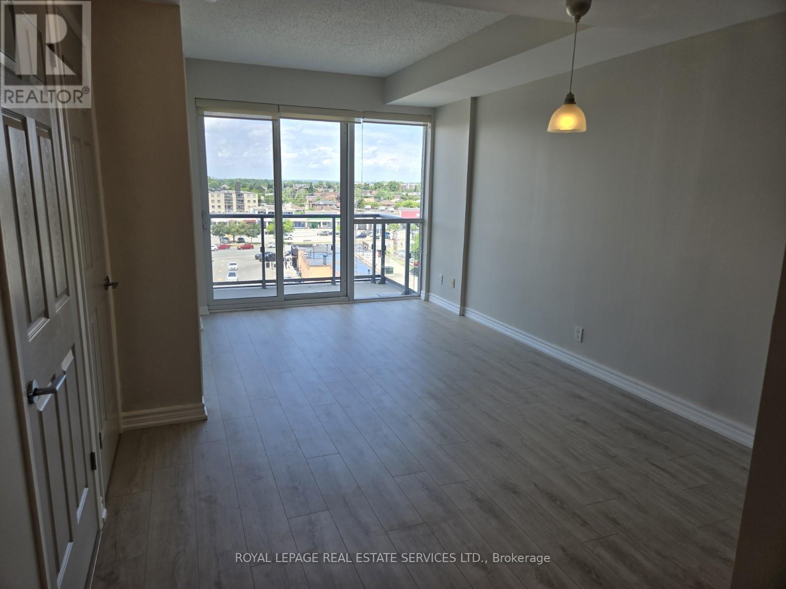 812 - 15 James Finlay Way, Toronto, Ontario  M3M 0B3 - Photo 4 - W12299379
