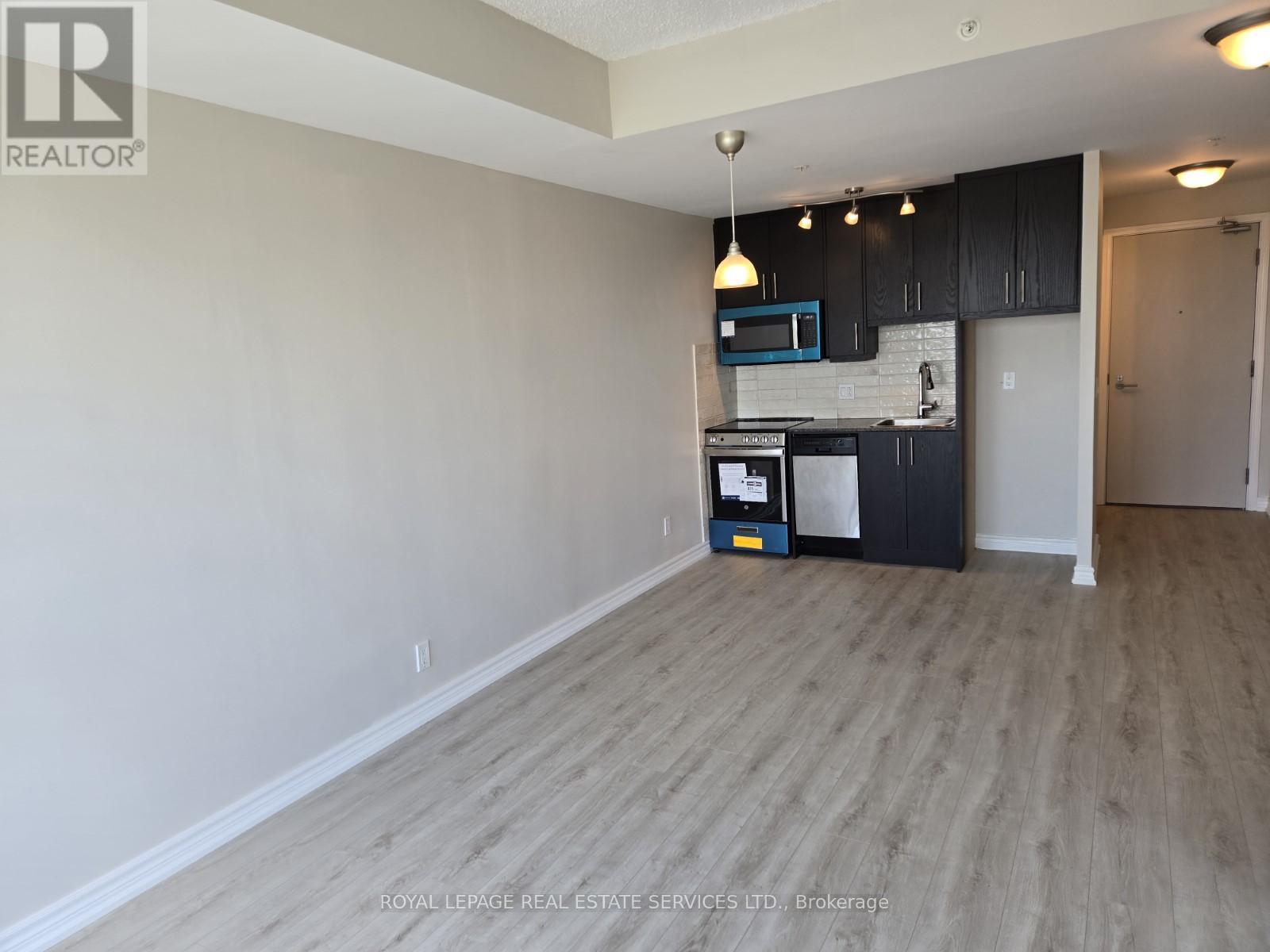 812 - 15 James Finlay Way, Toronto, Ontario  M3M 0B3 - Photo 2 - W12299379