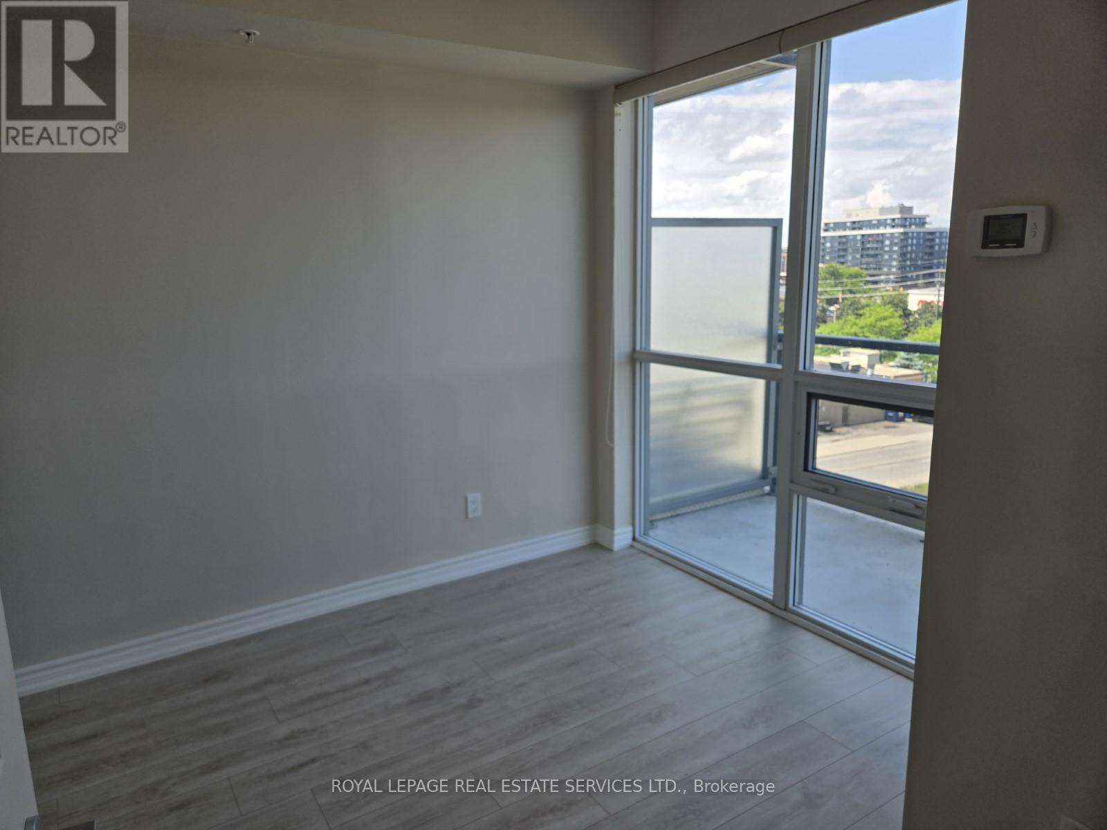 812 - 15 James Finlay Way, Toronto, Ontario  M3M 0B3 - Photo 6 - W12299379