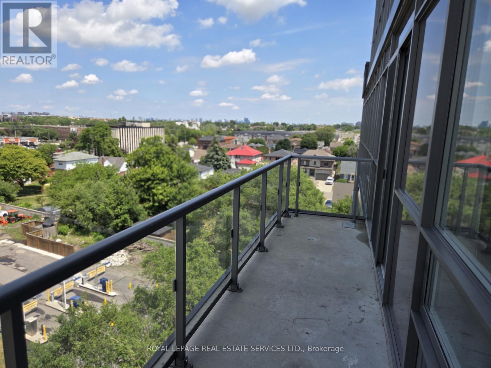 812 - 15 James Finlay Way, Toronto, Ontario  M3M 0B3 - Photo 8 - W12299379