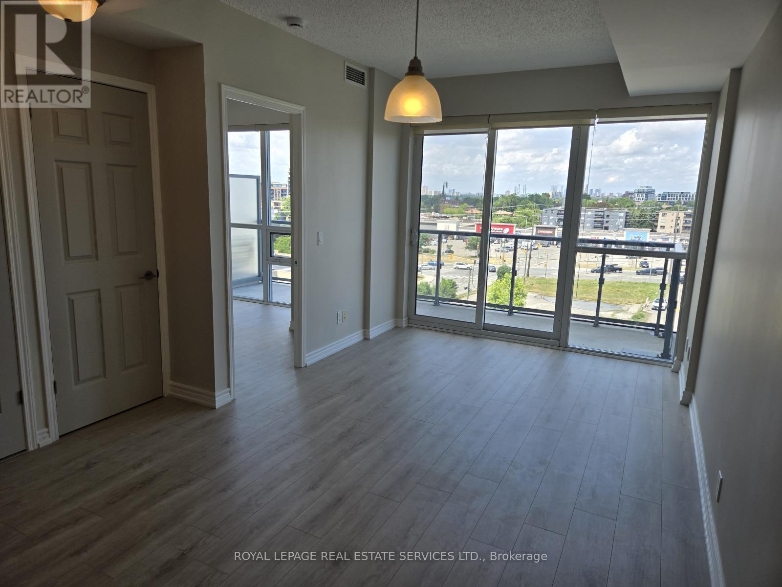 812 - 15 James Finlay Way, Toronto, Ontario  M3M 0B3 - Photo 5 - W12299379