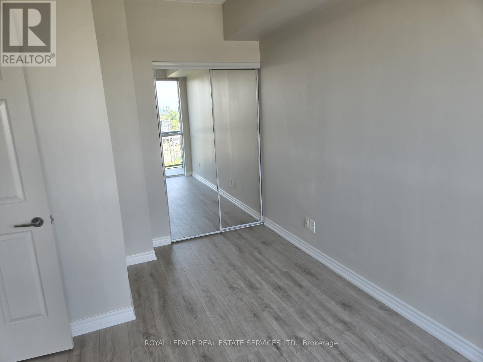 812 - 15 James Finlay Way, Toronto, Ontario  M3M 0B3 - Photo 7 - W12299379