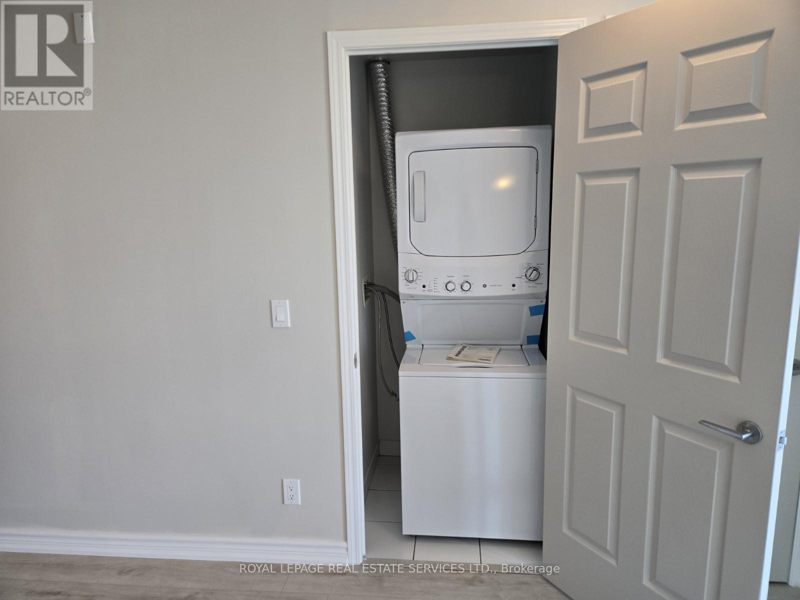 812 - 15 James Finlay Way, Toronto, Ontario  M3M 0B3 - Photo 9 - W12299379