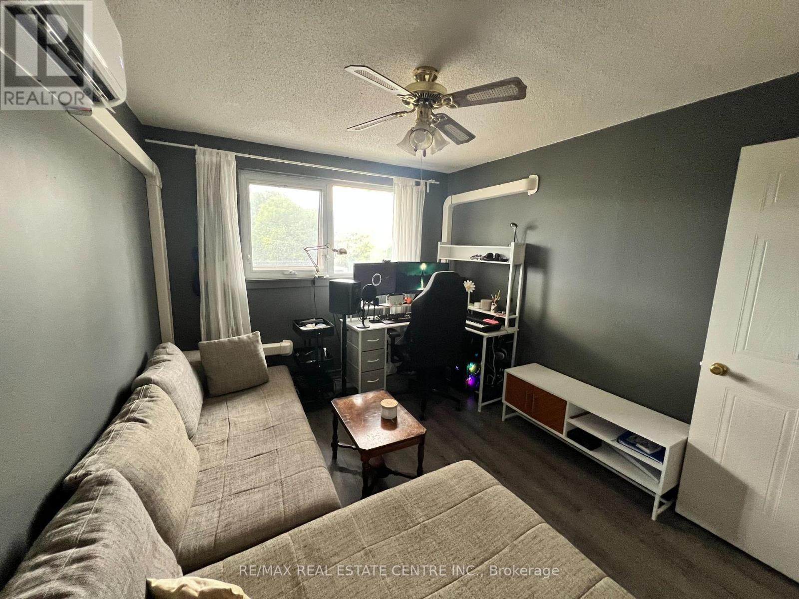 204 - 26 Hall Road, Halton Hills (Georgetown), Ontario  L7G 5G5 - Photo 11 - W12404035