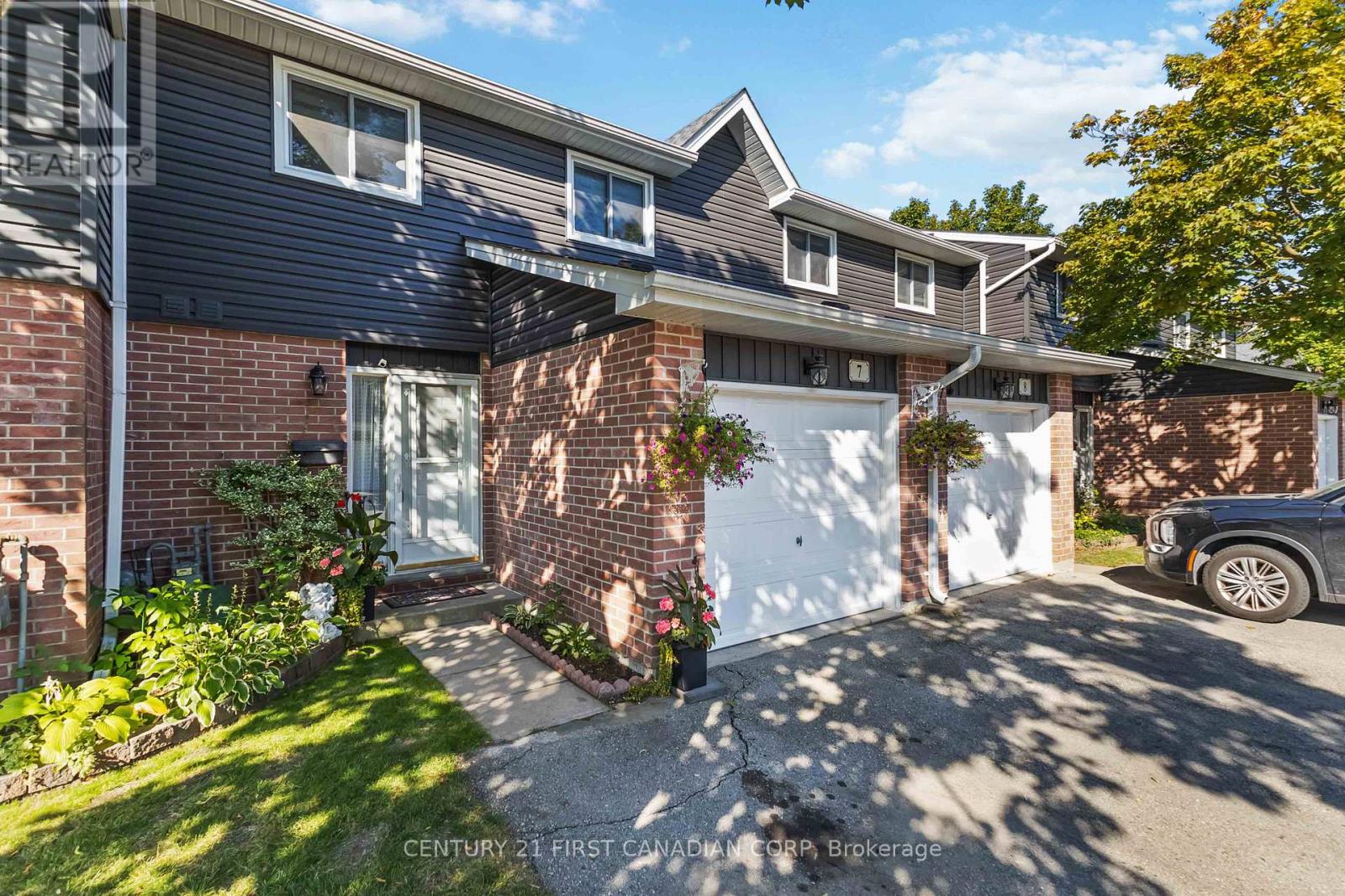 7 - 131 Bonaventure Drive, London East, Ontario  N5V 4H8 - Photo 1 - X12405651