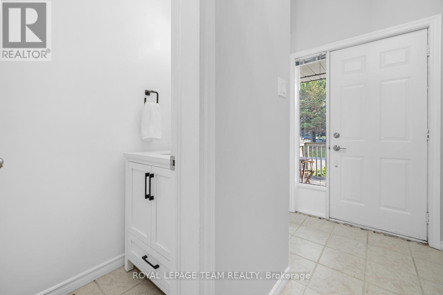 4 Danaher Drive, Ottawa, Ontario  K2J 3Y6 - Photo 4 - X12405708