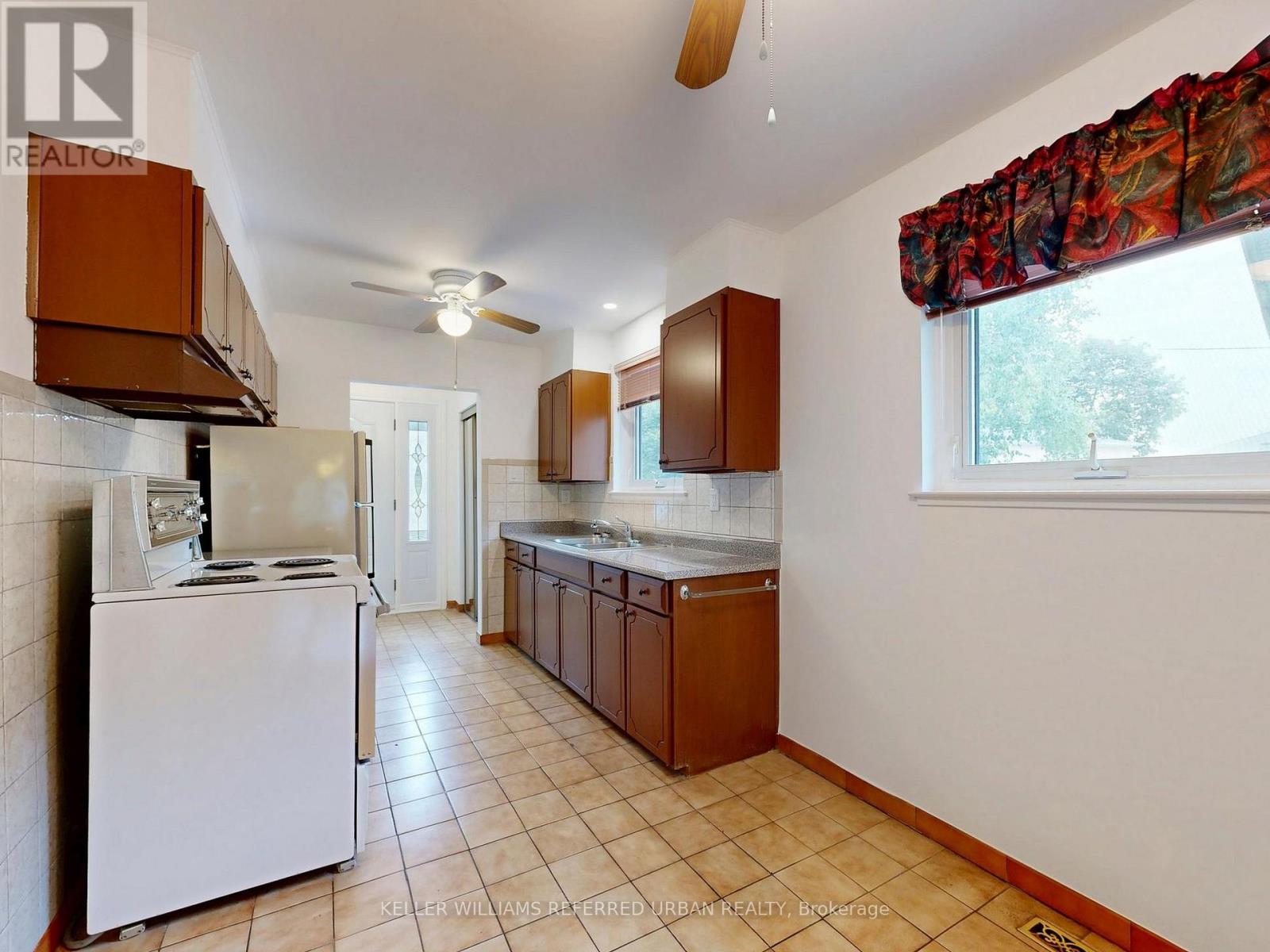 70 Crossbow Crescent, Toronto, Ontario  M2J 3M4 - Photo 8 - C12405646