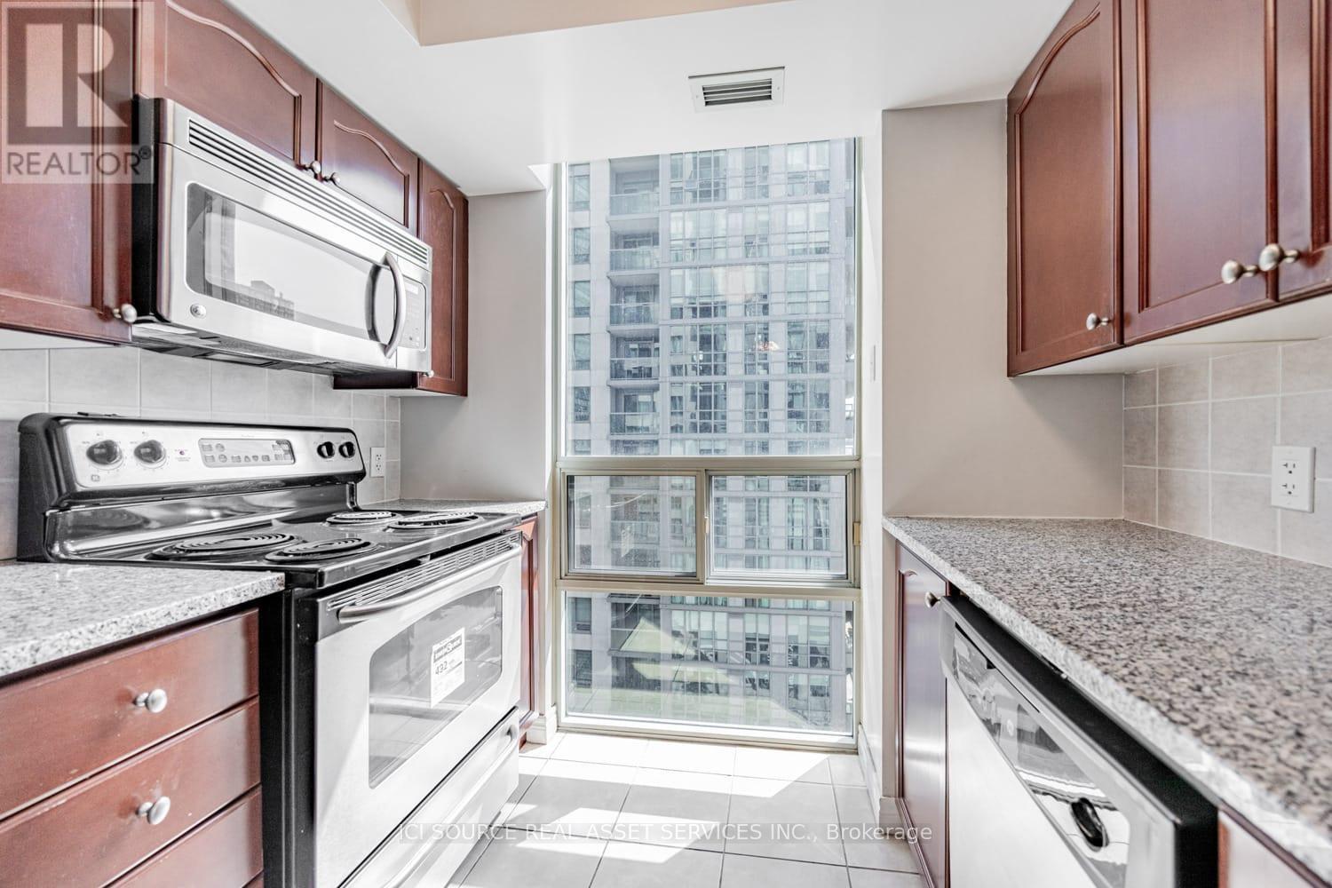 808 - 51 Lower Simcoe Street, Toronto, Ontario  M5J 3A2 - Photo 6 - C12405703