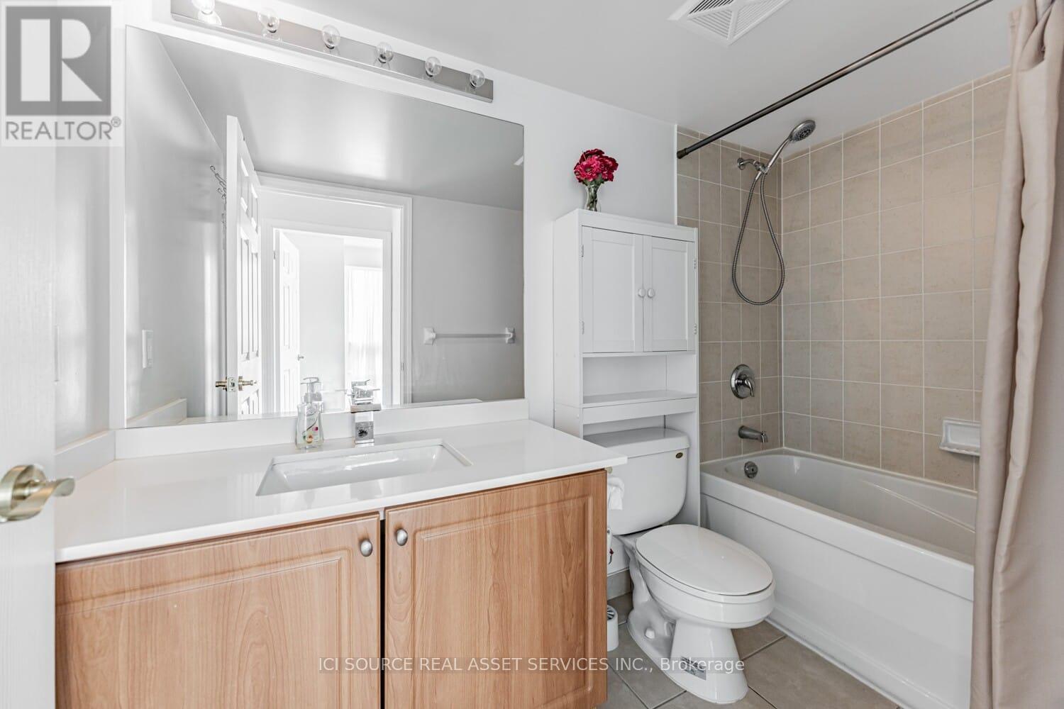 808 - 51 Lower Simcoe Street, Toronto, Ontario  M5J 3A2 - Photo 8 - C12405703