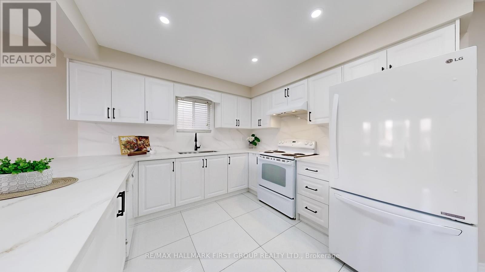 1552 Avonmore Square, Pickering, Ontario  L1V 7H5 - Photo 12 - E12405701