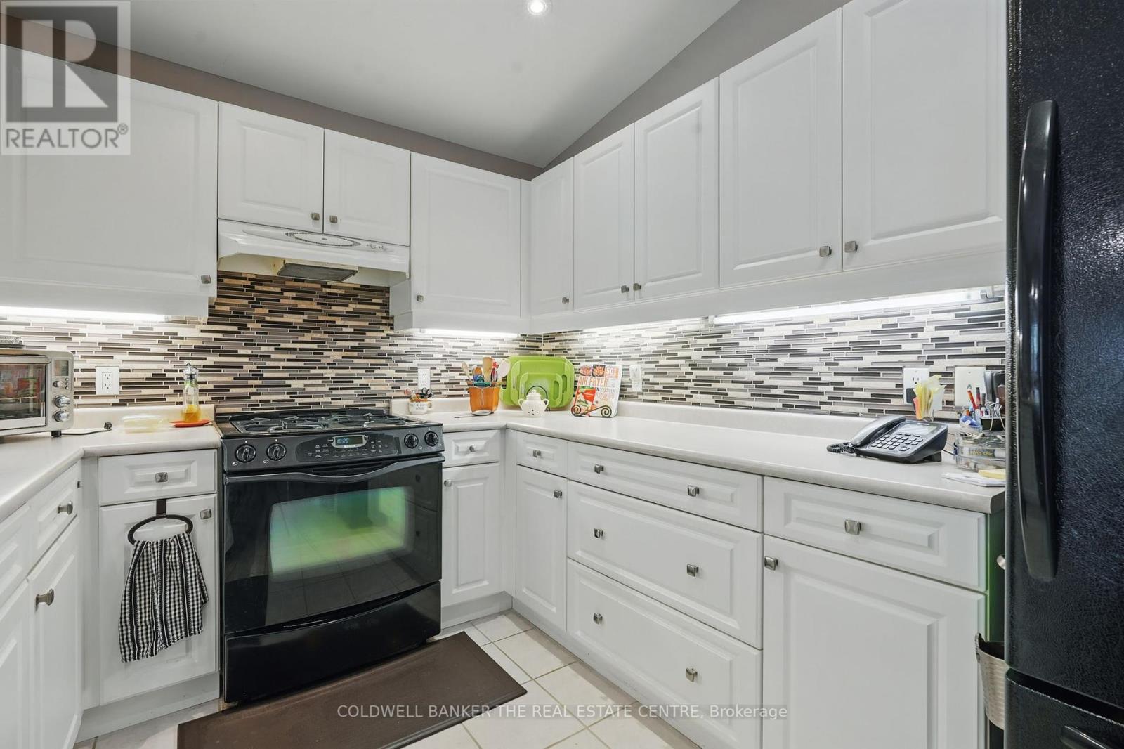 15 Recreation Drive, Innisfil, Ontario  L9S 1N5 - Photo 12 - N12405683