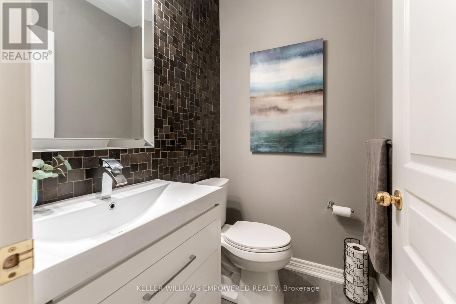 372 William Dunn Crescent, Newmarket, Ontario  L3X 3L3 - Photo 13 - N12405699