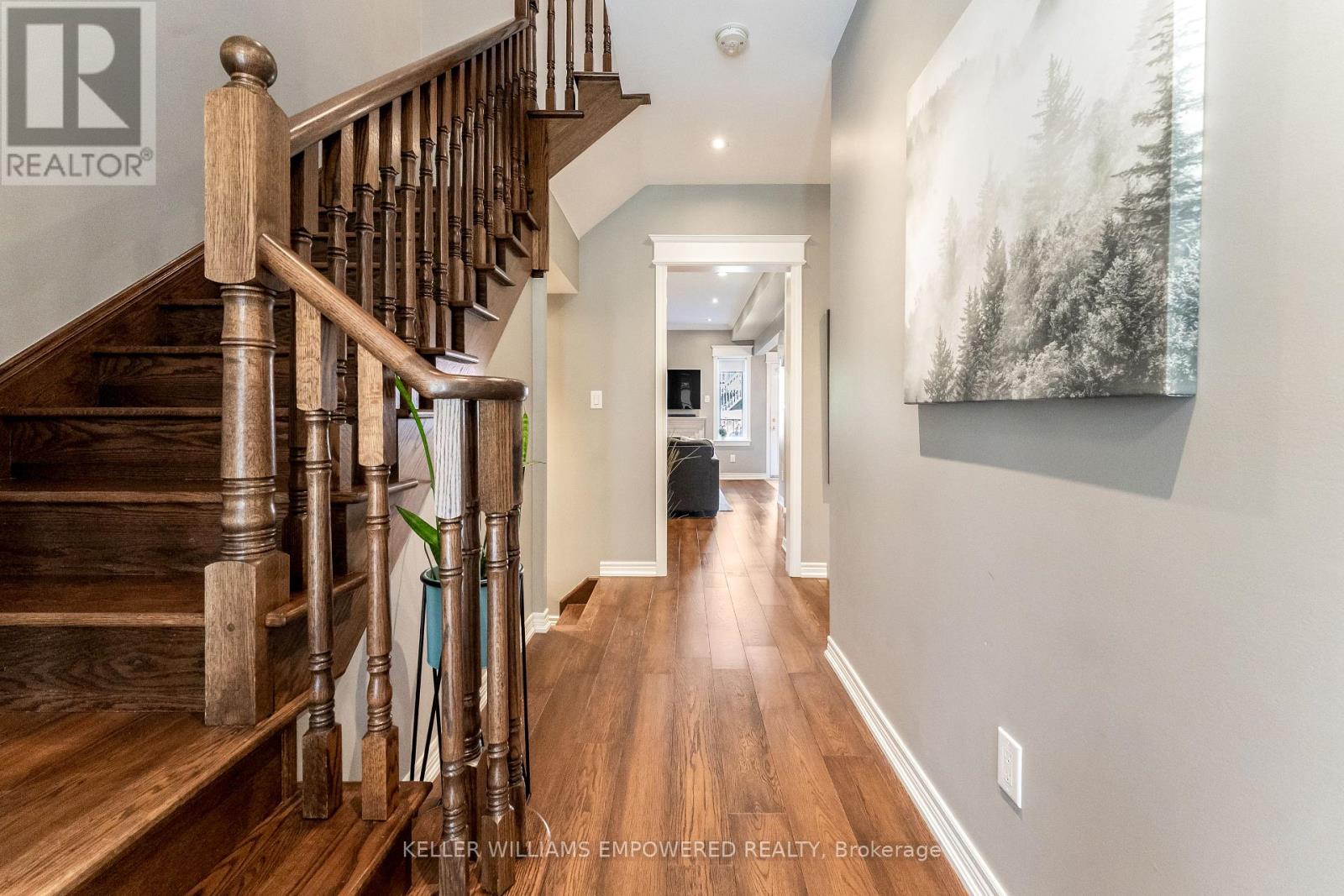 372 William Dunn Crescent, Newmarket, Ontario  L3X 3L3 - Photo 4 - N12405699