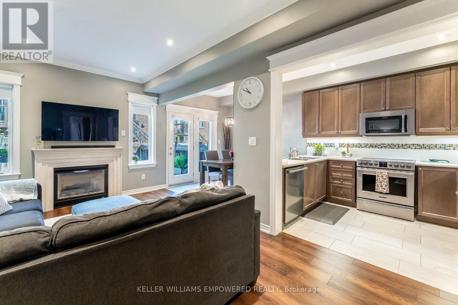 372 William Dunn Crescent, Newmarket, Ontario  L3X 3L3 - Photo 6 - N12405699