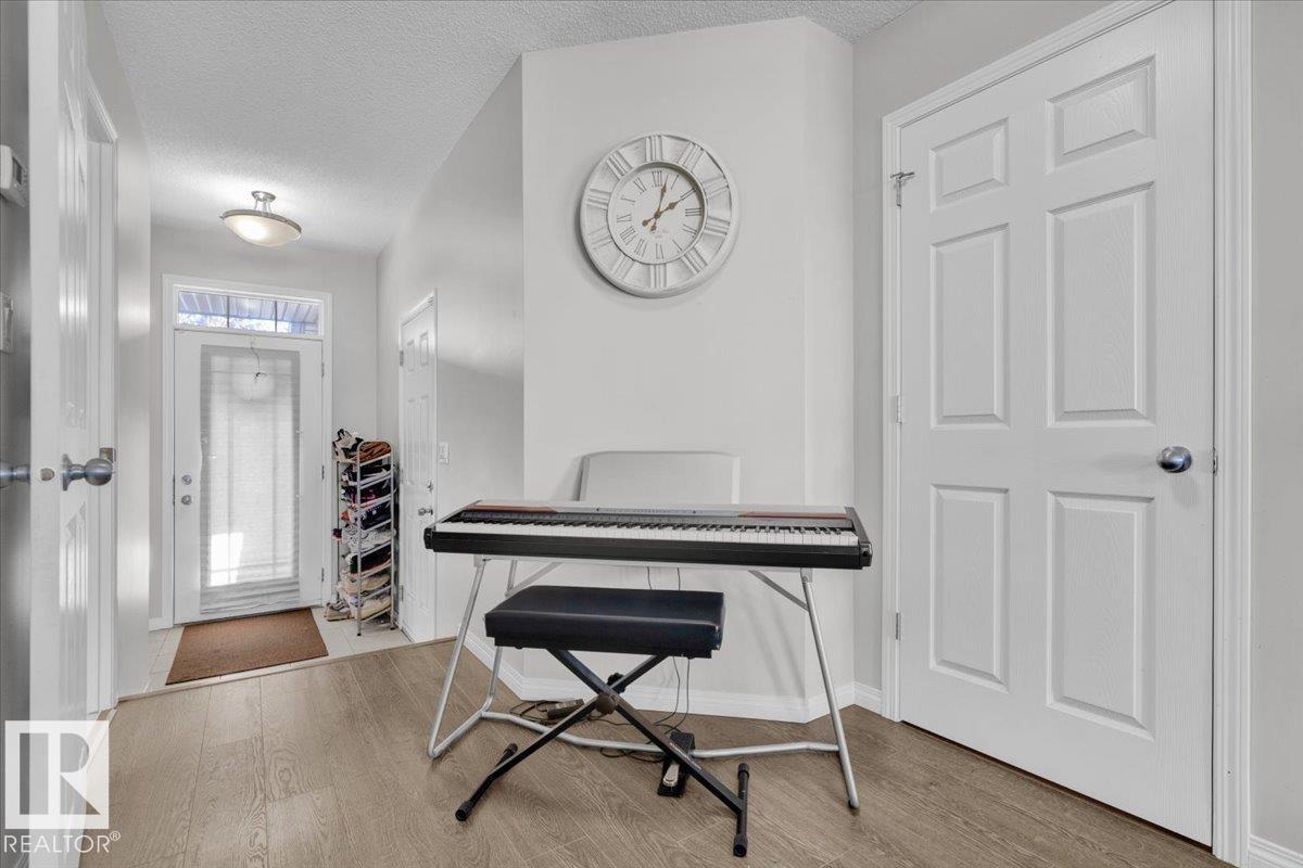745 Eagleson Cr Nw, Edmonton, Alberta  T6M 0V2 - Photo 6 - E4457931