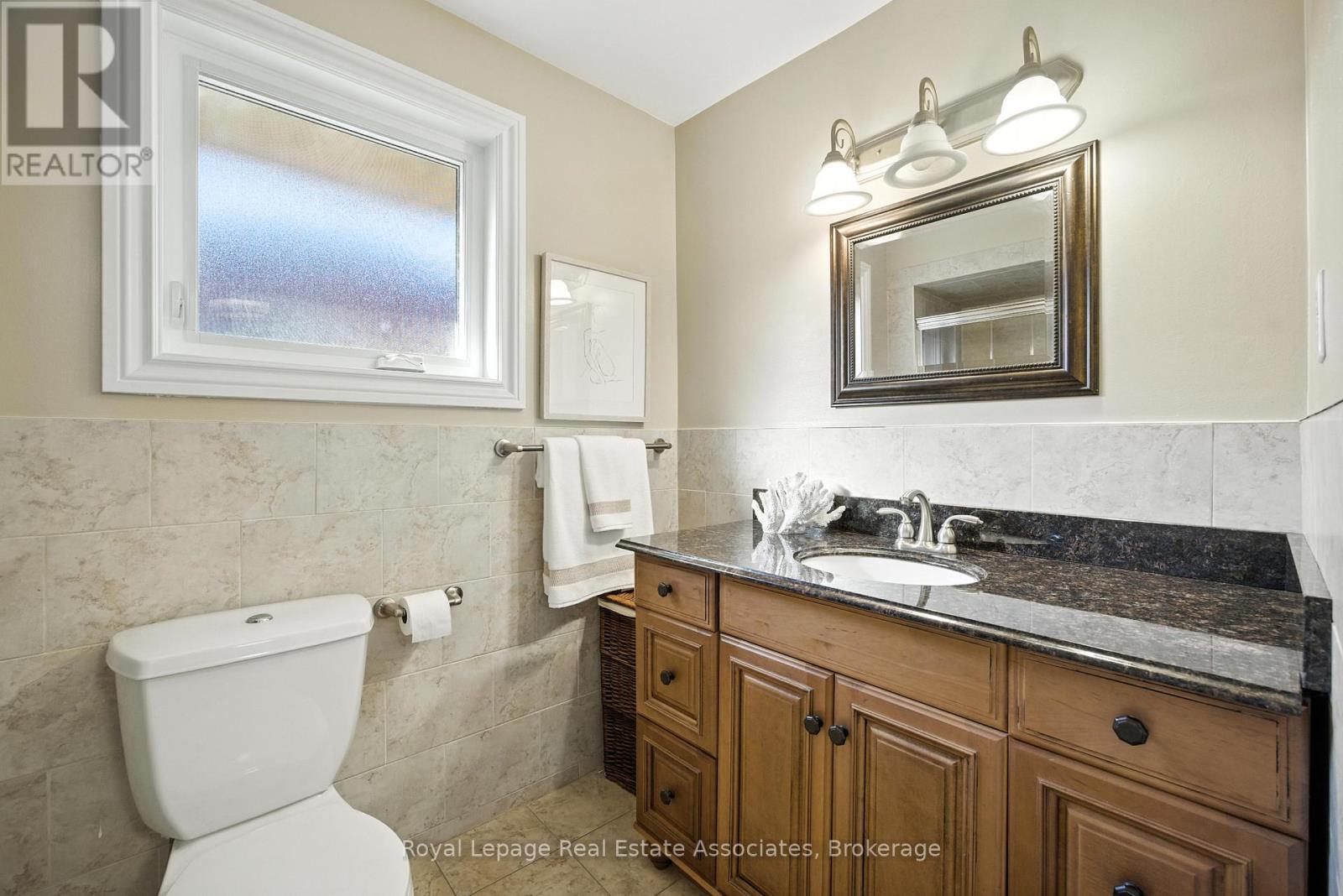 A - 160 Sheldon Avenue, Toronto, Ontario  M8W 4L6 - Photo 28 - W12405649