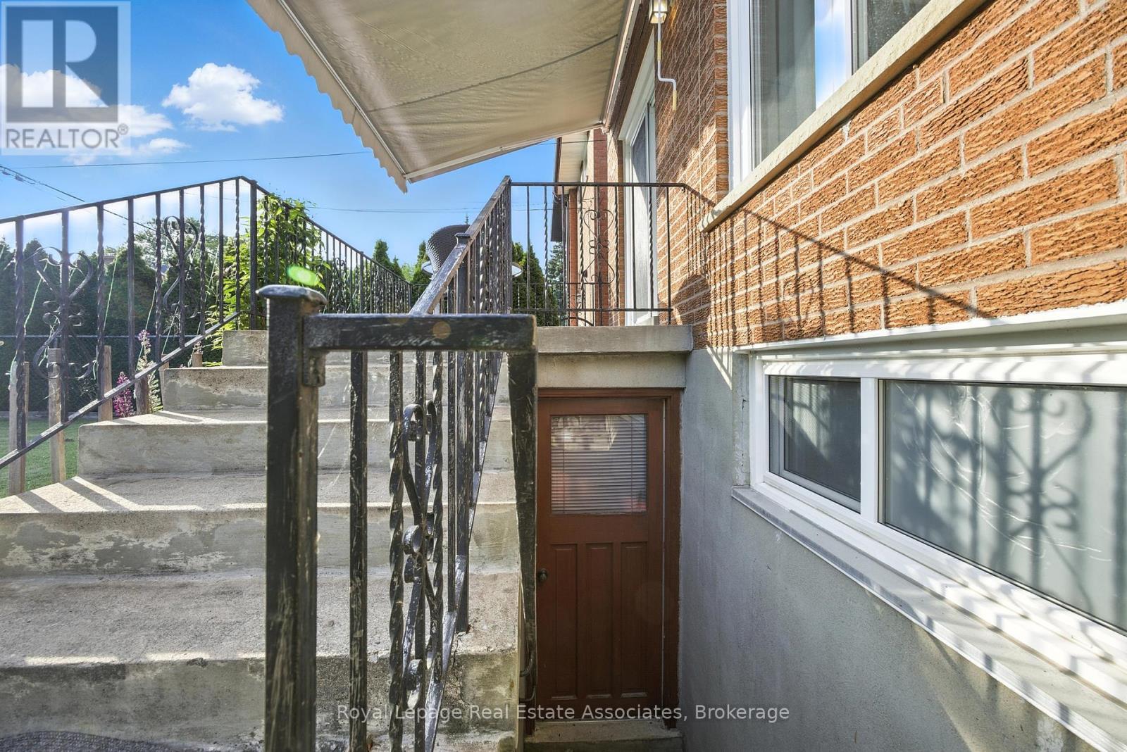 A - 160 Sheldon Avenue, Toronto, Ontario  M8W 4L6 - Photo 29 - W12405649