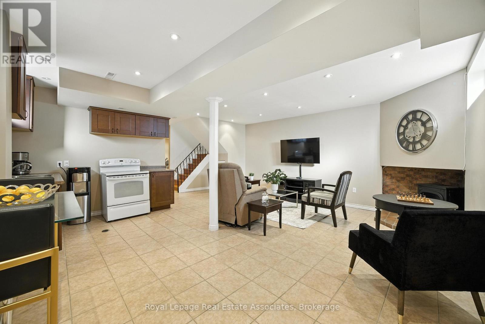 A - 160 Sheldon Avenue, Toronto, Ontario  M8W 4L6 - Photo 30 - W12405649
