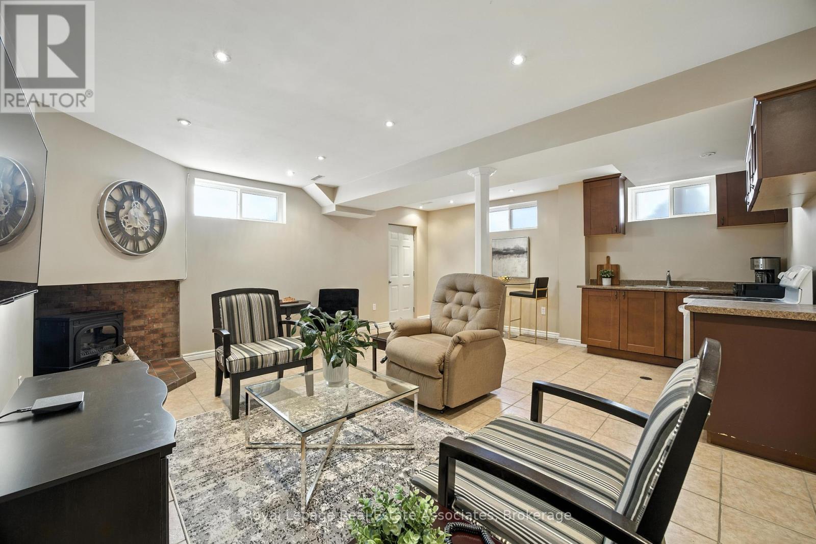 A - 160 Sheldon Avenue, Toronto, Ontario  M8W 4L6 - Photo 31 - W12405649
