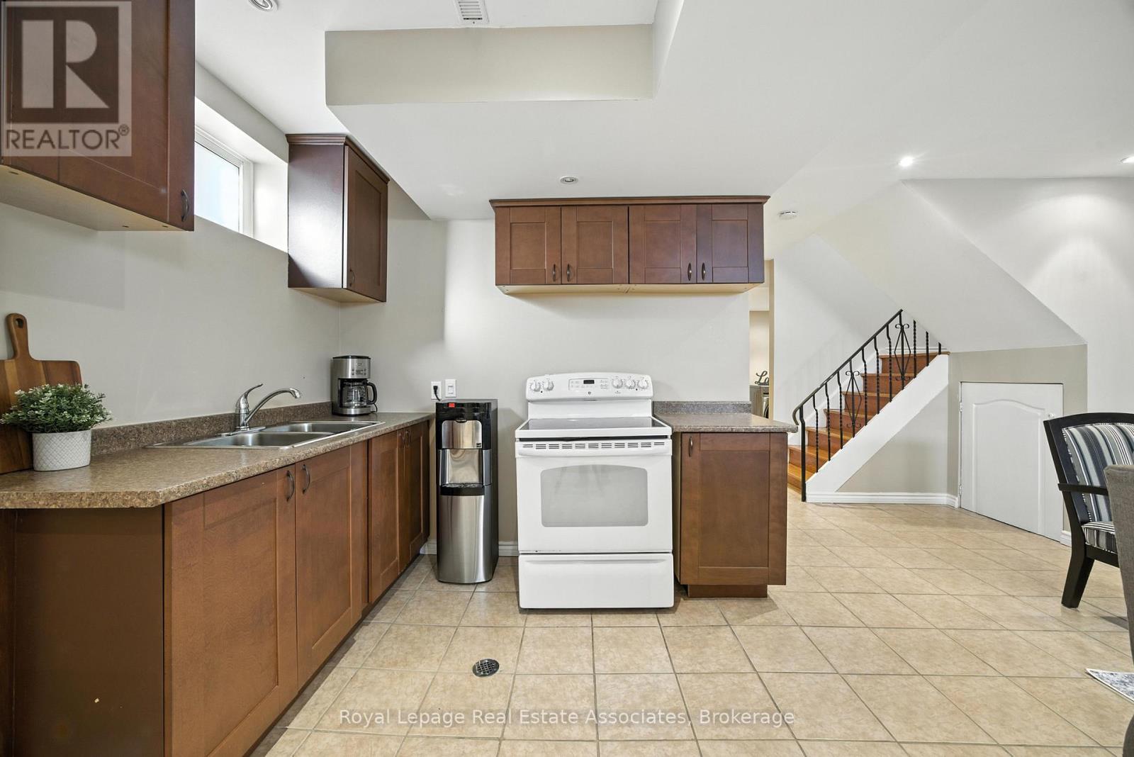 A - 160 Sheldon Avenue, Toronto, Ontario  M8W 4L6 - Photo 32 - W12405649