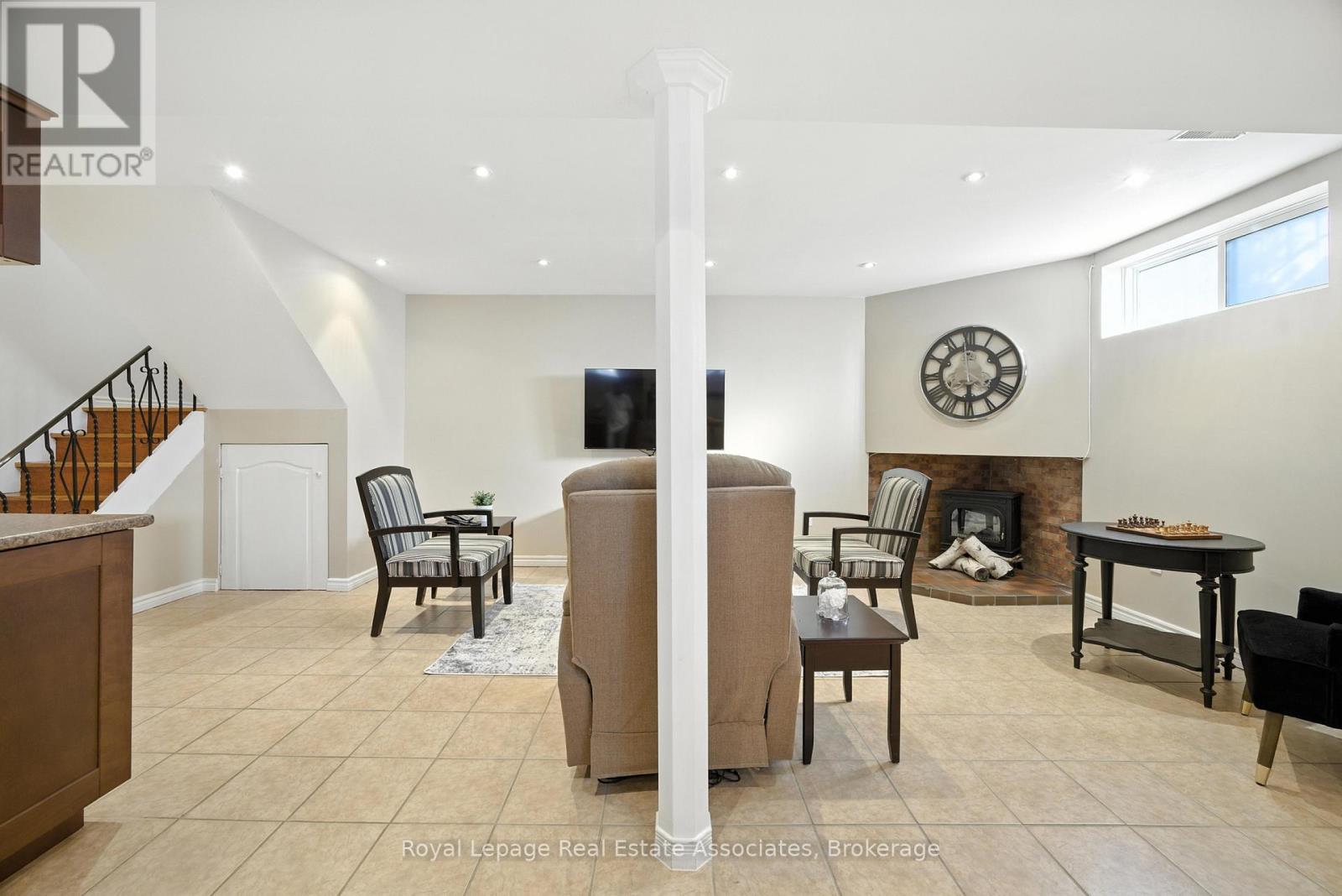 A - 160 Sheldon Avenue, Toronto, Ontario  M8W 4L6 - Photo 33 - W12405649