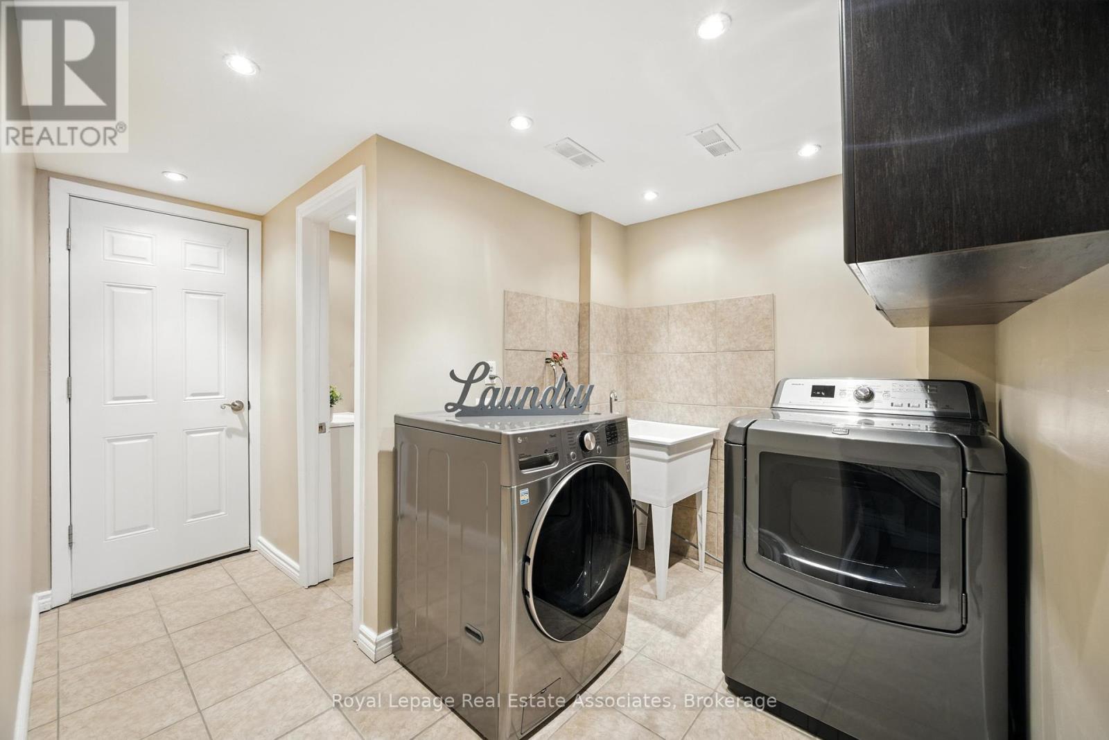 A - 160 Sheldon Avenue, Toronto, Ontario  M8W 4L6 - Photo 34 - W12405649