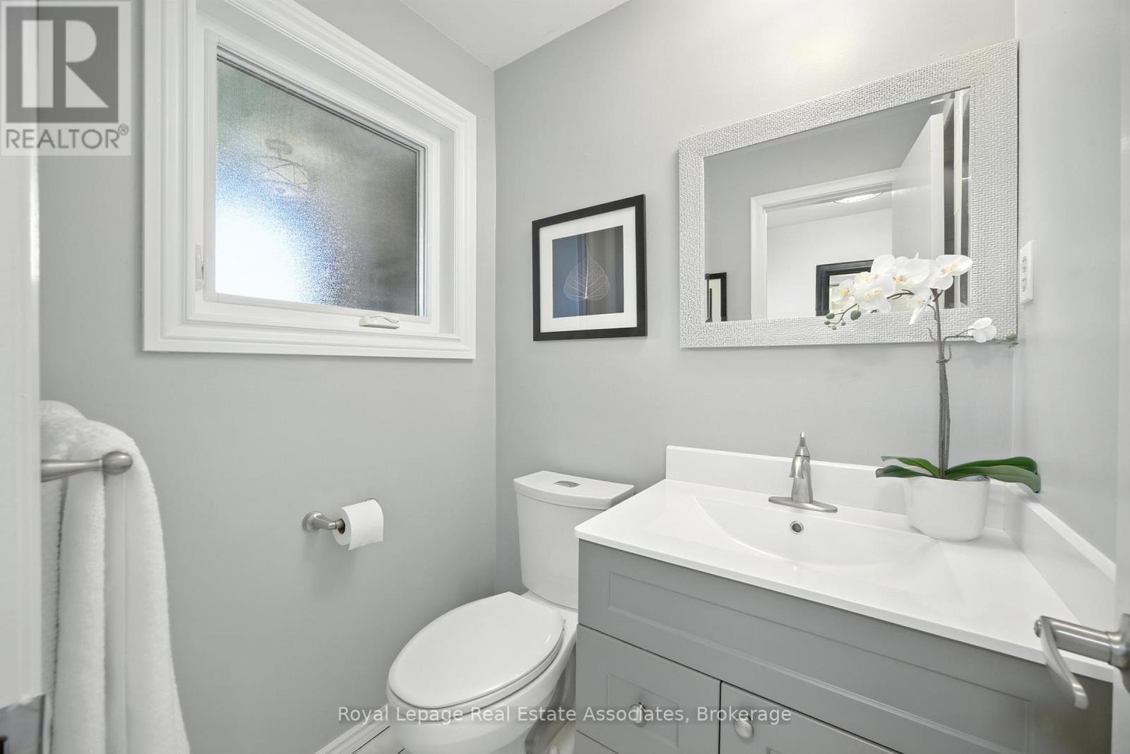 A - 160 Sheldon Avenue, Toronto, Ontario  M8W 4L6 - Photo 8 - W12405649