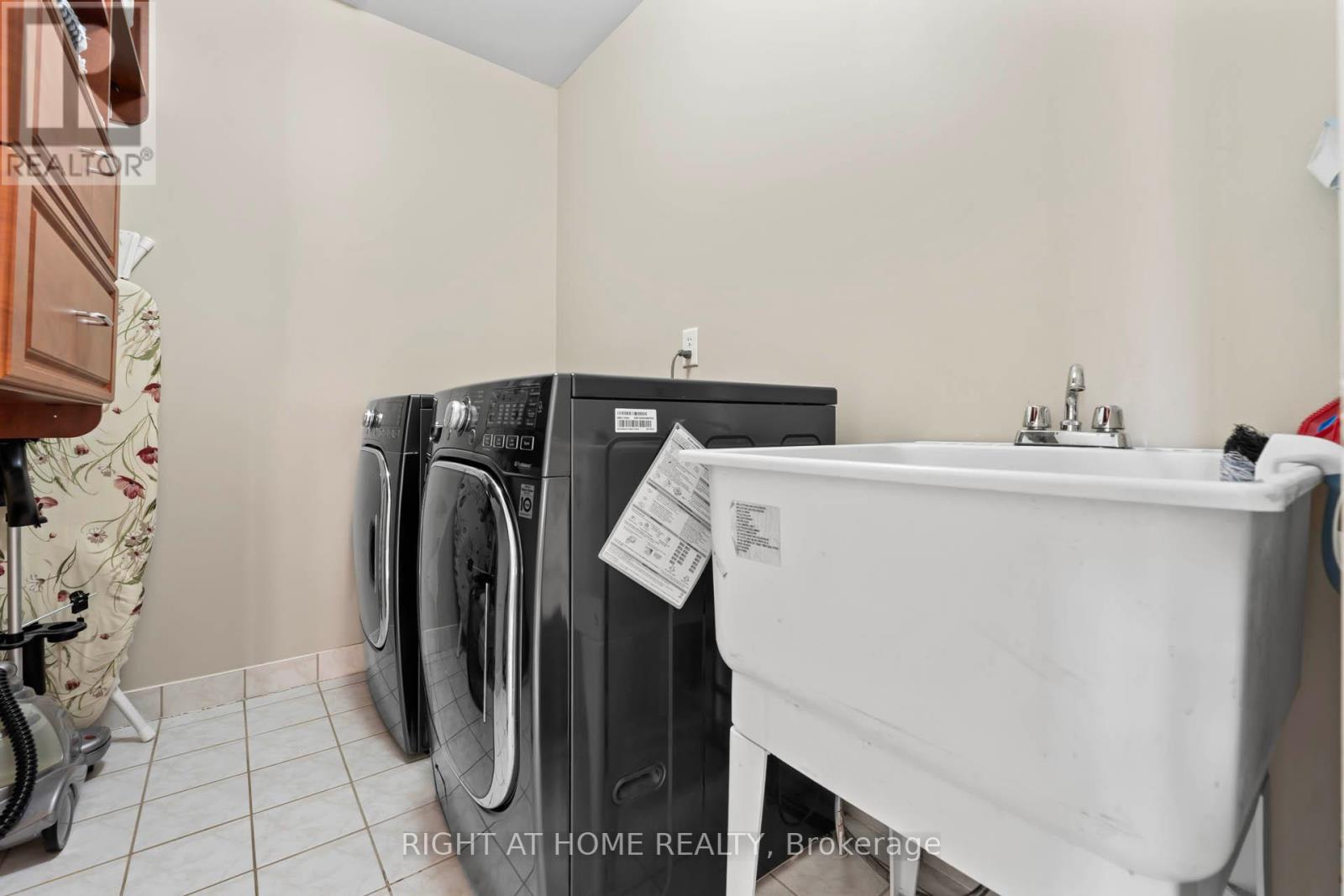 3672 Swanson Drive, Mississauga, Ontario  L5N 8J6 - Photo 25 - W12405663