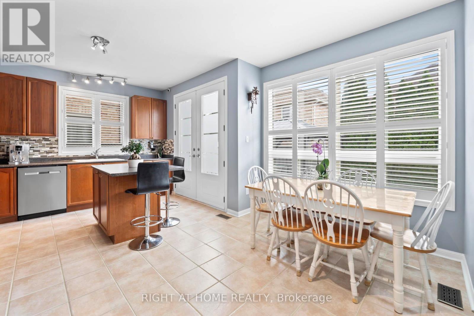 3672 Swanson Drive, Mississauga, Ontario  L5N 8J6 - Photo 9 - W12405663