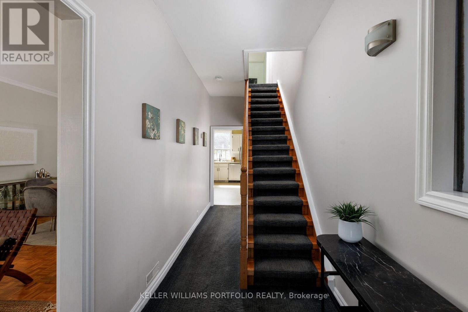 165 Galley Avenue, Toronto, Ontario  M6R 1H3 - Photo 6 - W12405702