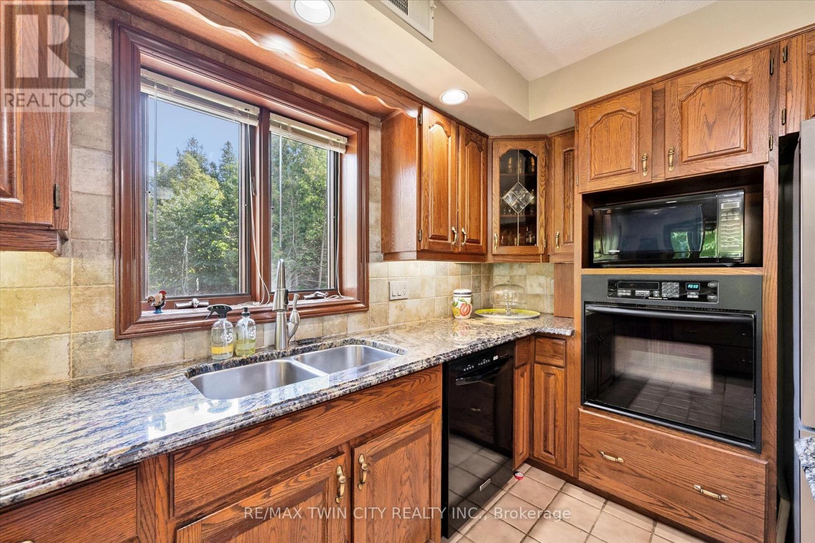 74 Miramichi Road W, Saugeen Shores, Ontario  N0H 2C6 - Photo 23 - X12405664