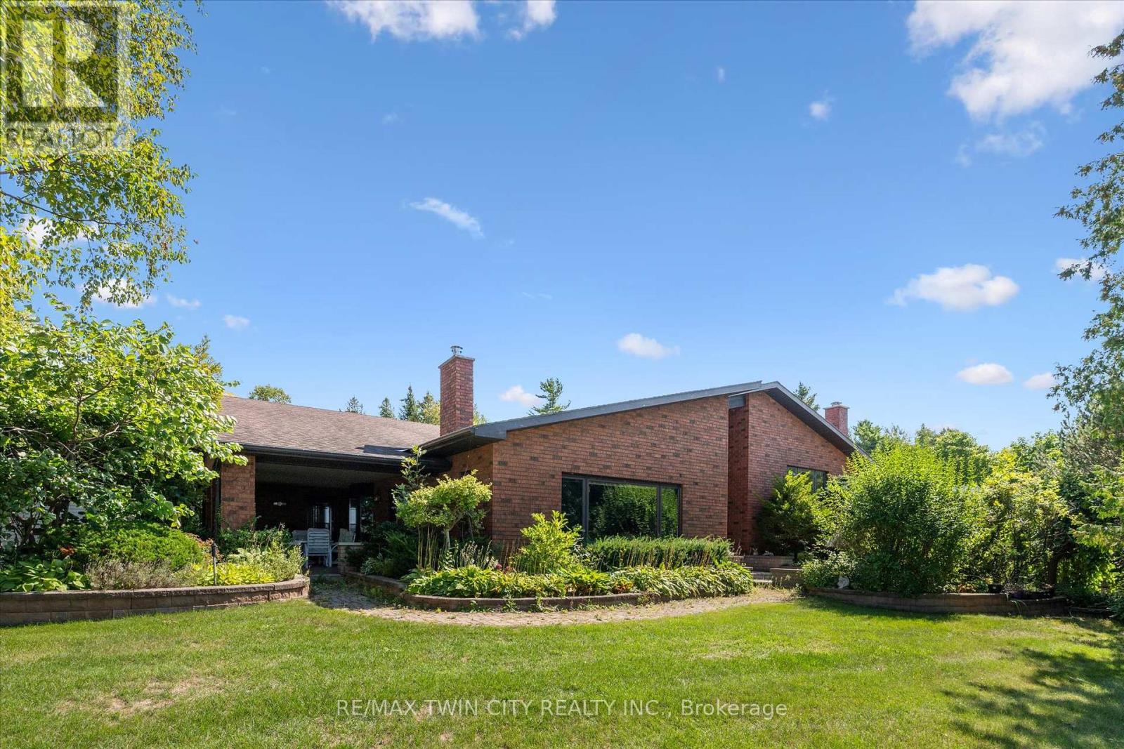 74 Miramichi Road W, Saugeen Shores, Ontario  N0H 2C6 - Photo 8 - X12405664