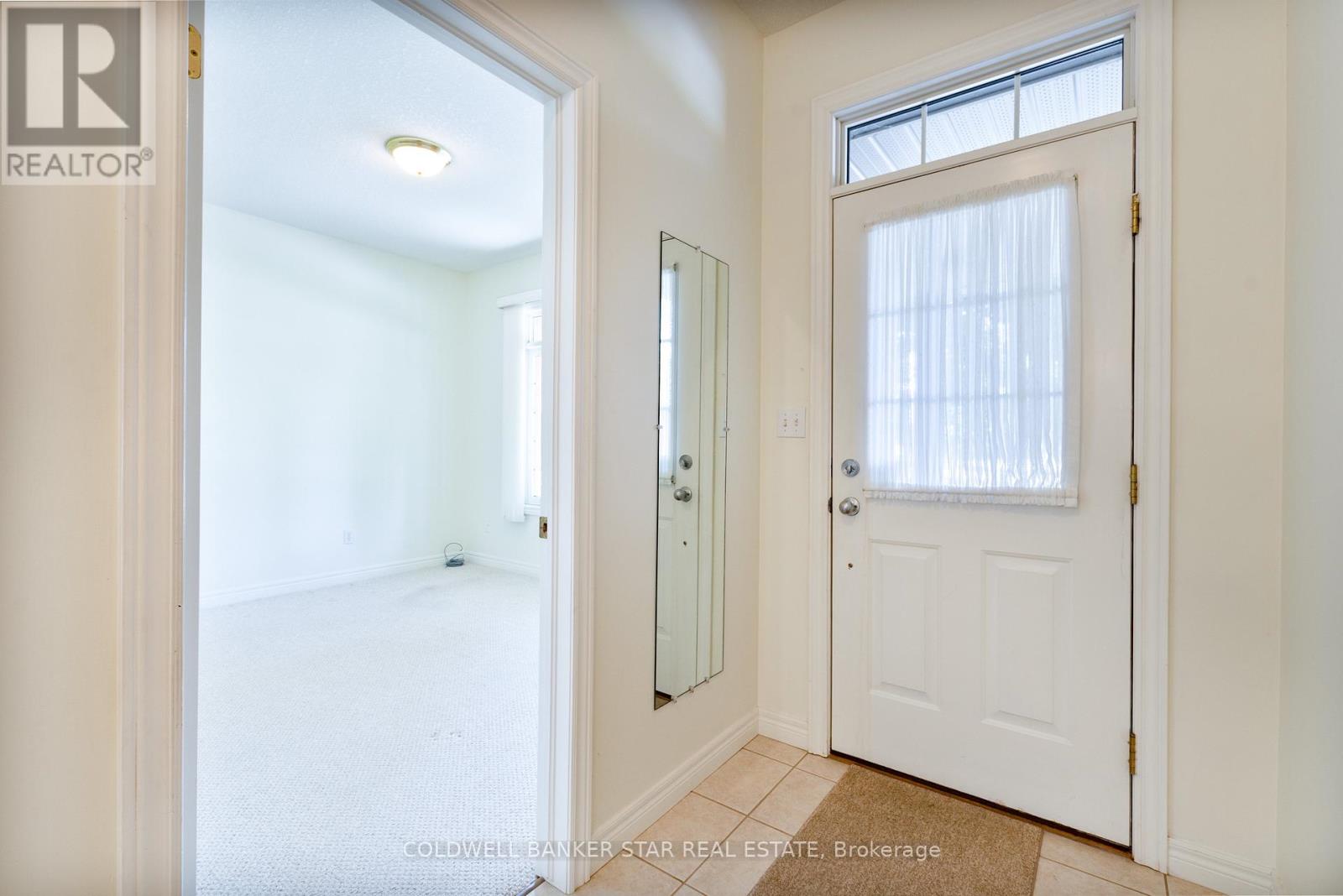 17 - 19 Augusta Crescent, St. Thomas, Ontario  N5R 6J7 - Photo 4 - X12405747