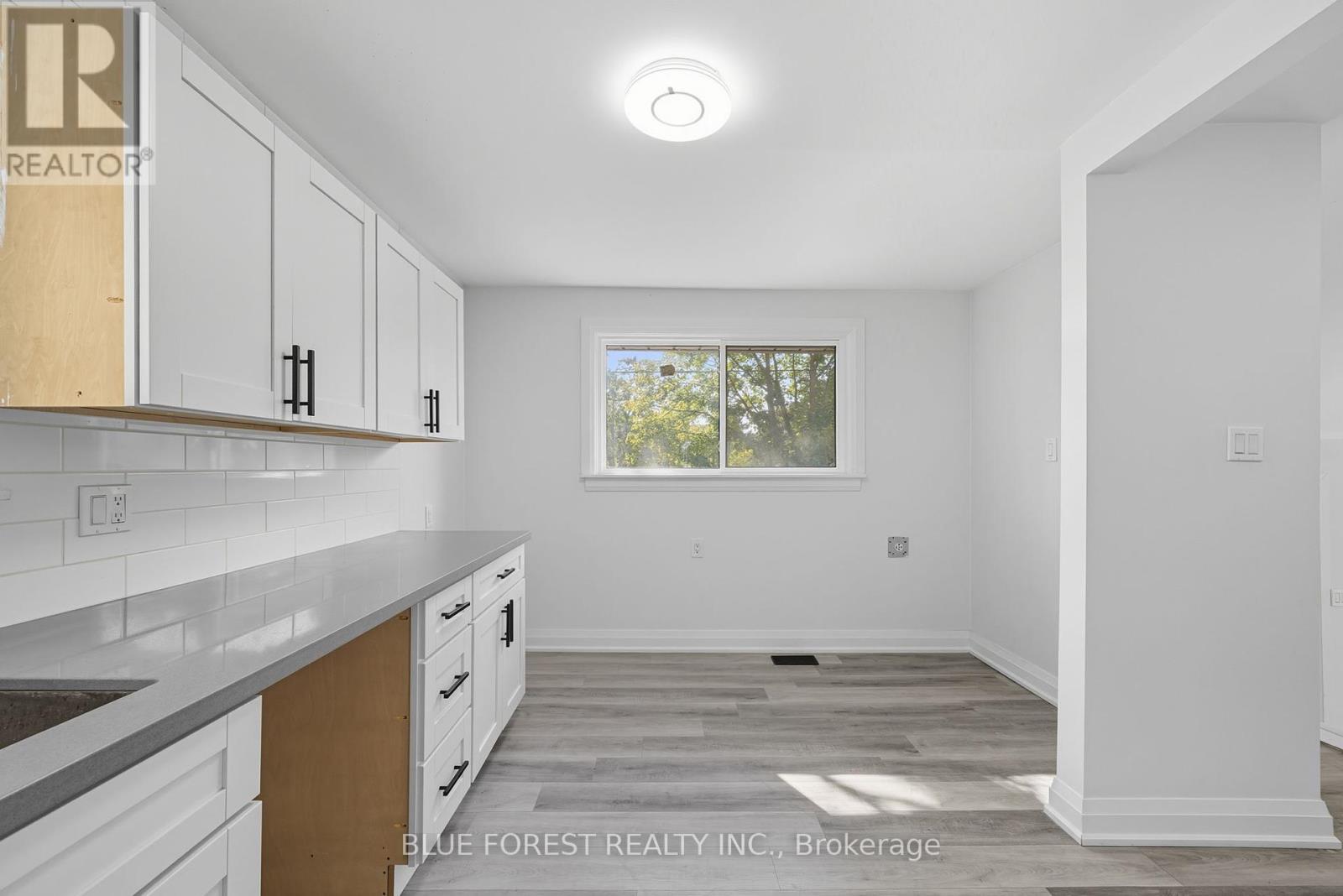 1770 Seeley Drive, London East, Ontario  N5W 2B1 - Photo 12 - X12405753