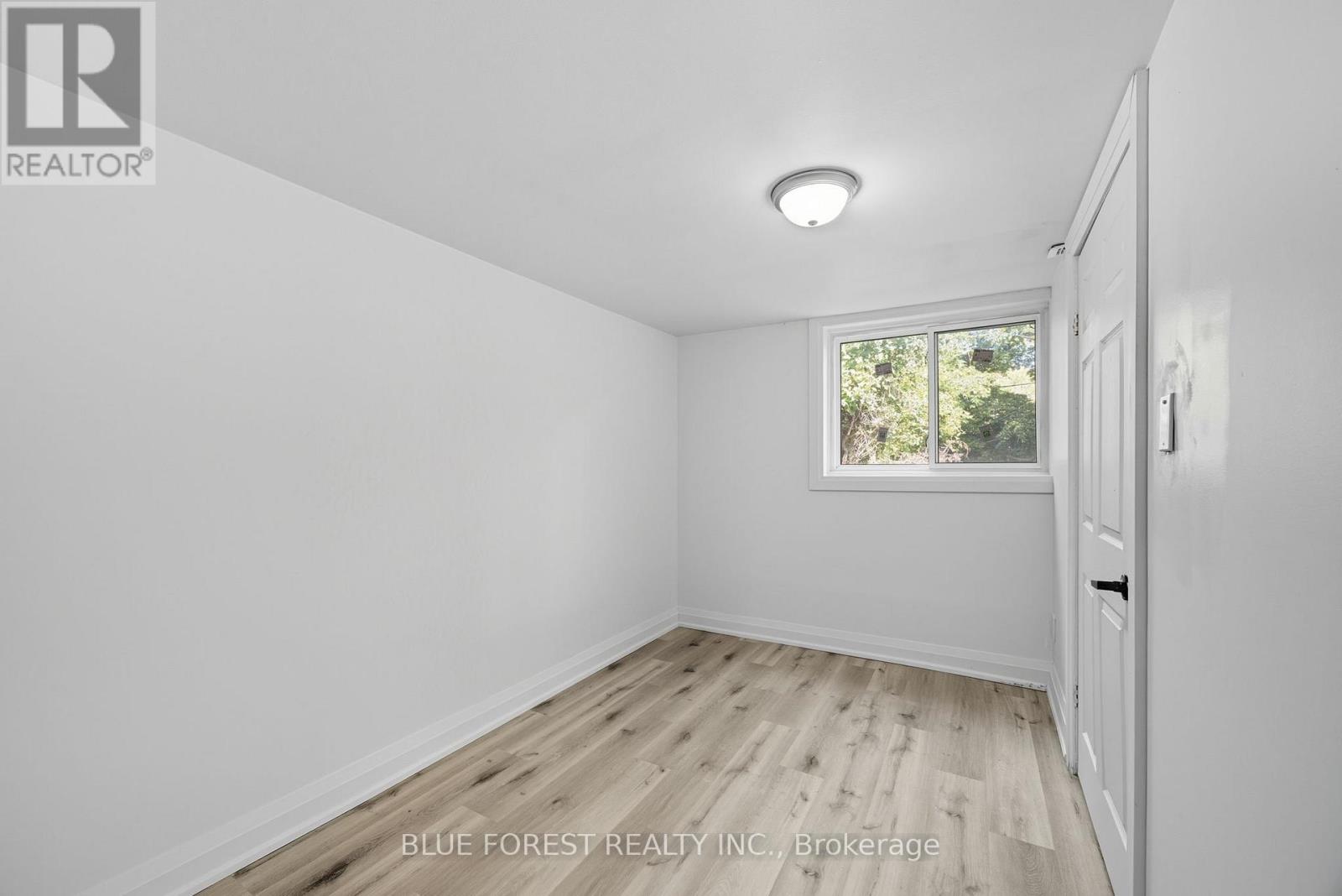 1770 Seeley Drive, London East, Ontario  N5W 2B1 - Photo 28 - X12405753