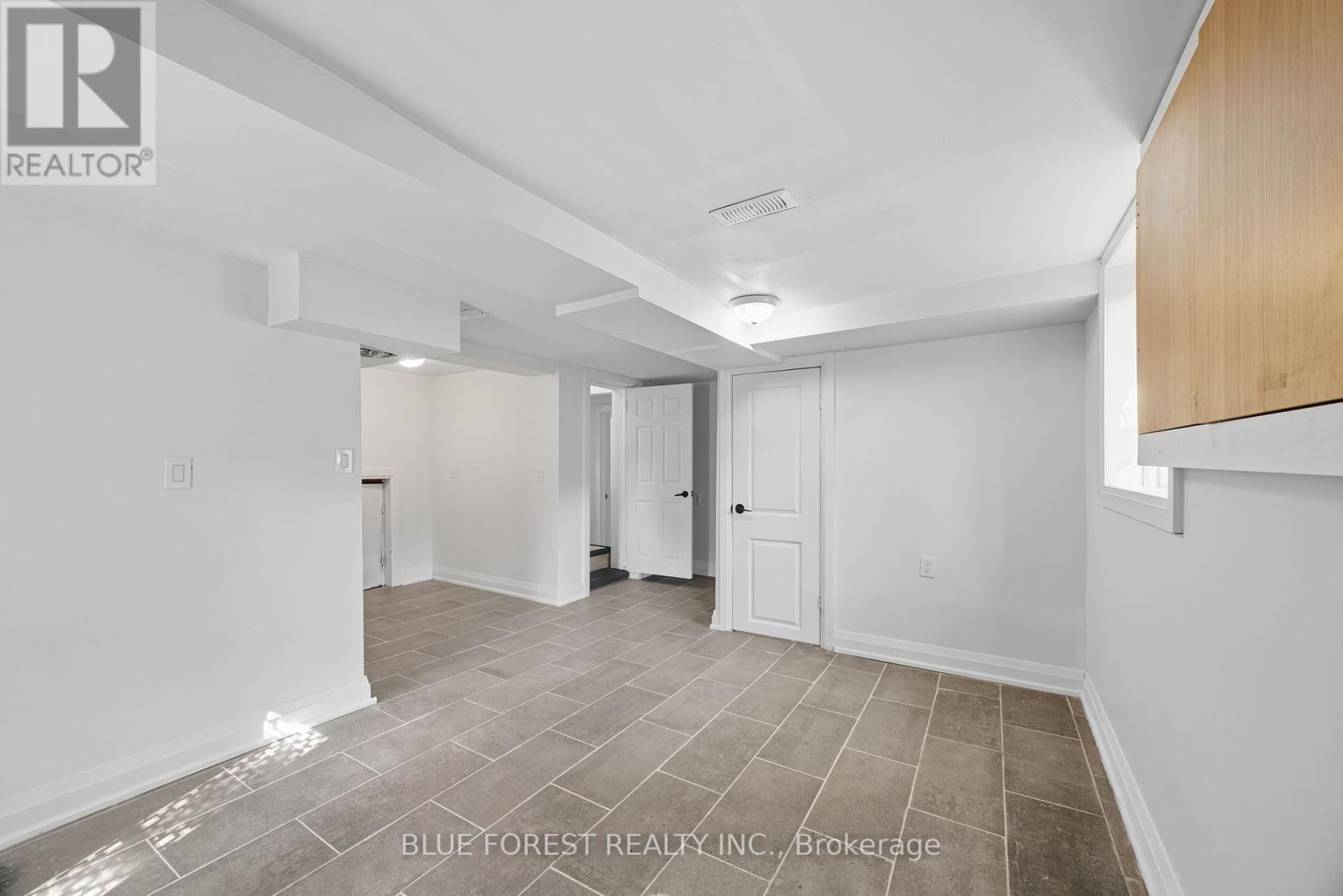1770 Seeley Drive, London East, Ontario  N5W 2B1 - Photo 34 - X12405753