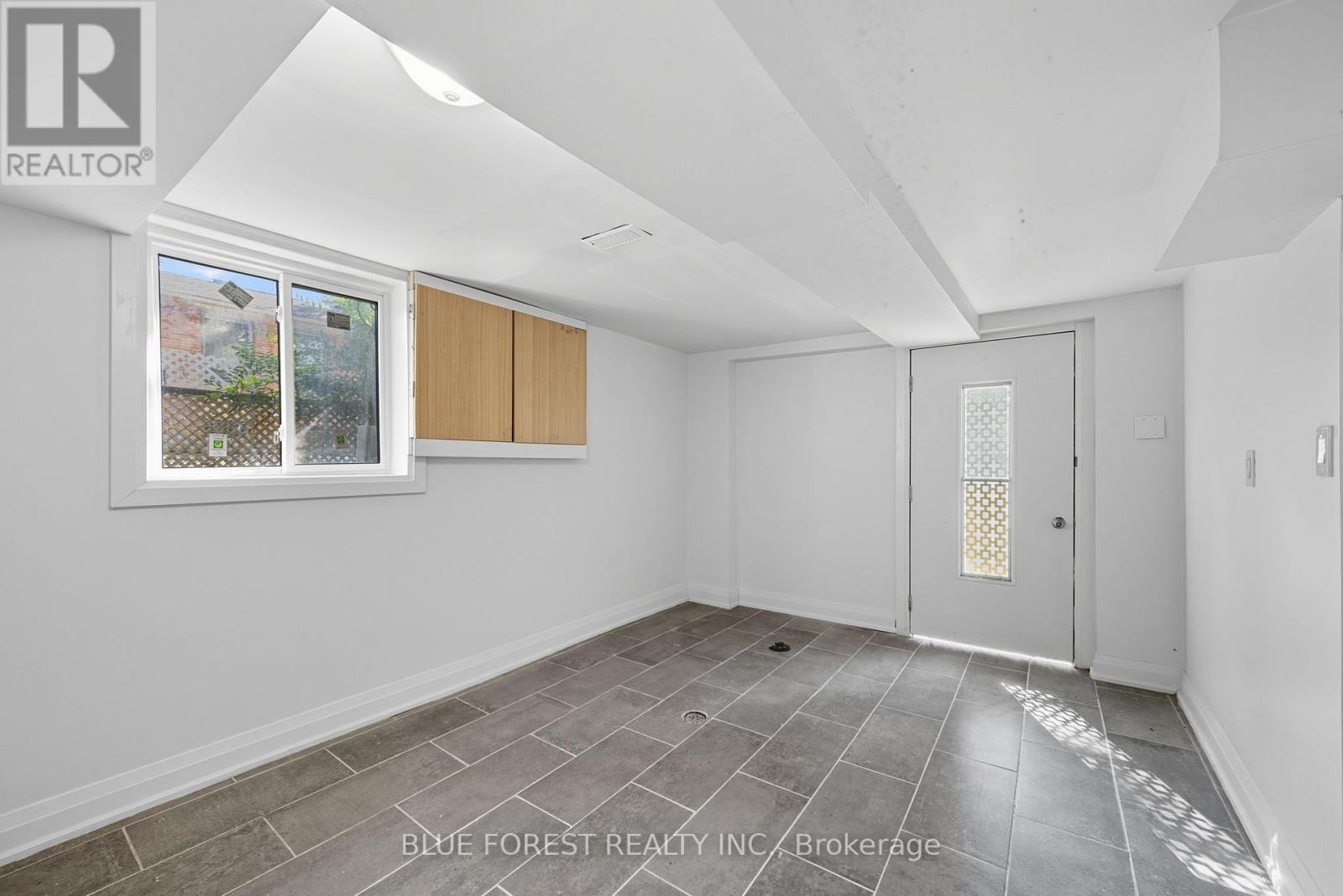 1770 Seeley Drive, London East, Ontario  N5W 2B1 - Photo 35 - X12405753