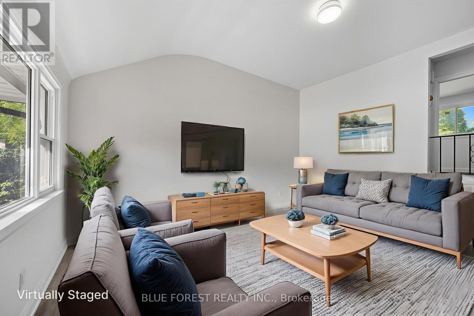 1770 Seeley Drive, London East, Ontario  N5W 2B1 - Photo 4 - X12405753