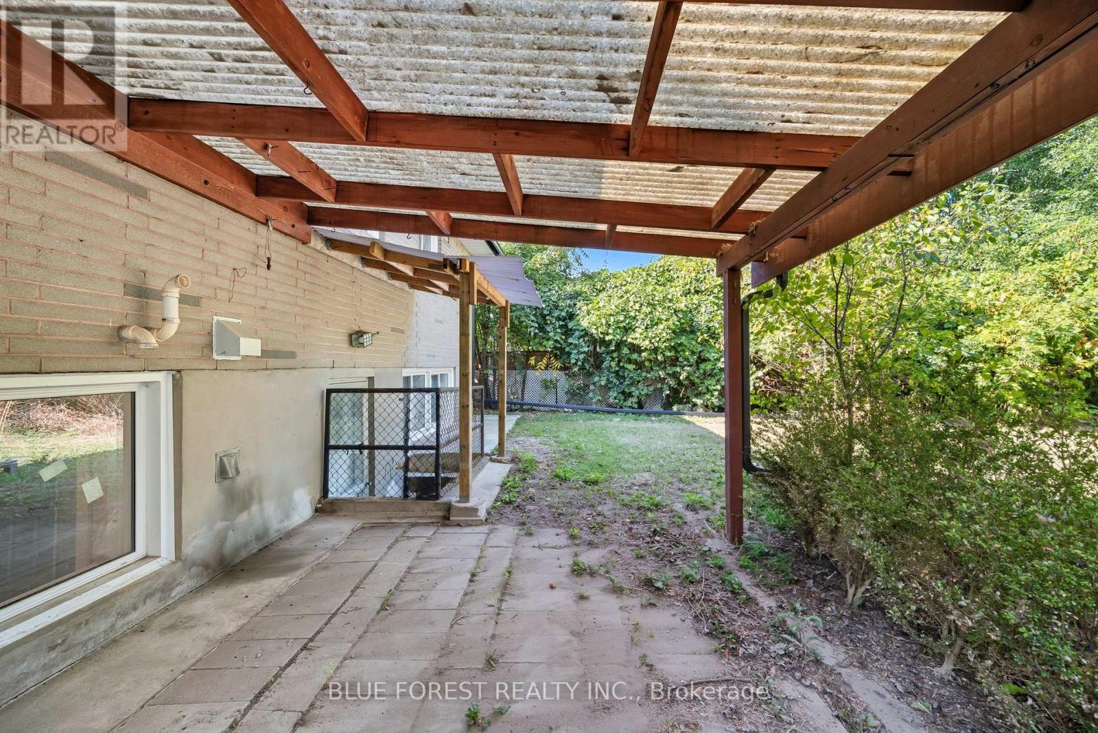 1770 Seeley Drive, London East, Ontario  N5W 2B1 - Photo 41 - X12405753