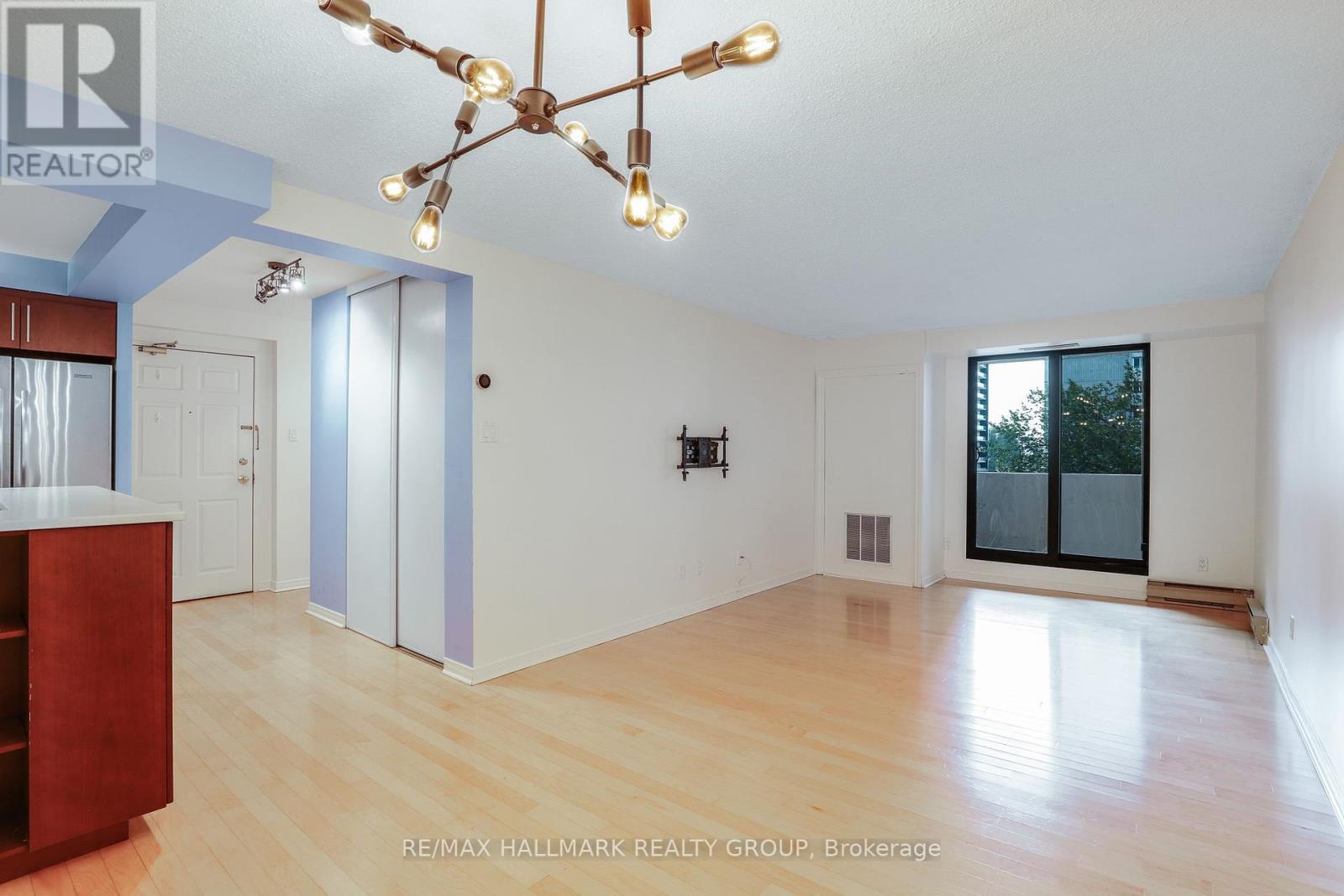 704 - 200 Bay Street, Ottawa, Ontario  K1R 7W8 - Photo 16 - X12405725