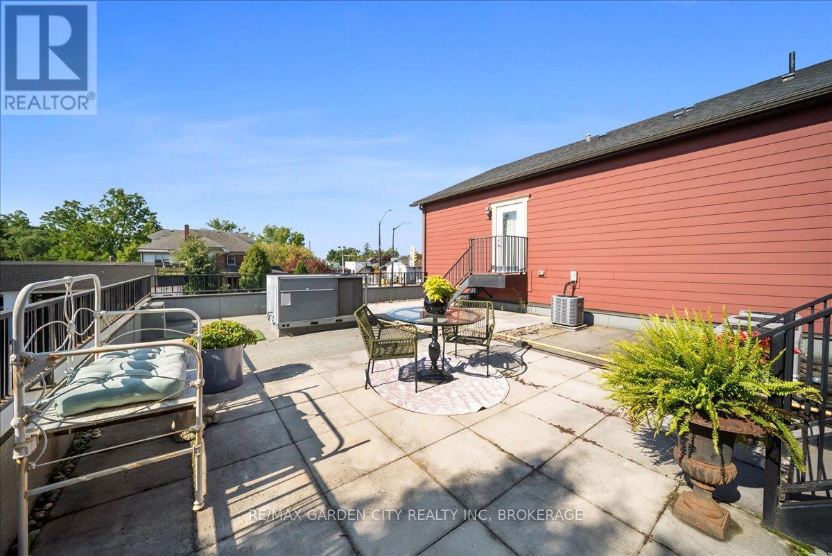 201 - 3710 Main Street, Niagara Falls, Ontario  L2G 6B1 - Photo 24 - X12405723