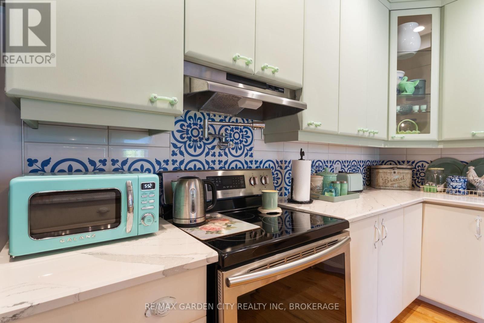 201 - 3710 Main Street, Niagara Falls (Chippawa), Ontario  L2G 6B1 - Photo 4 - X12405723