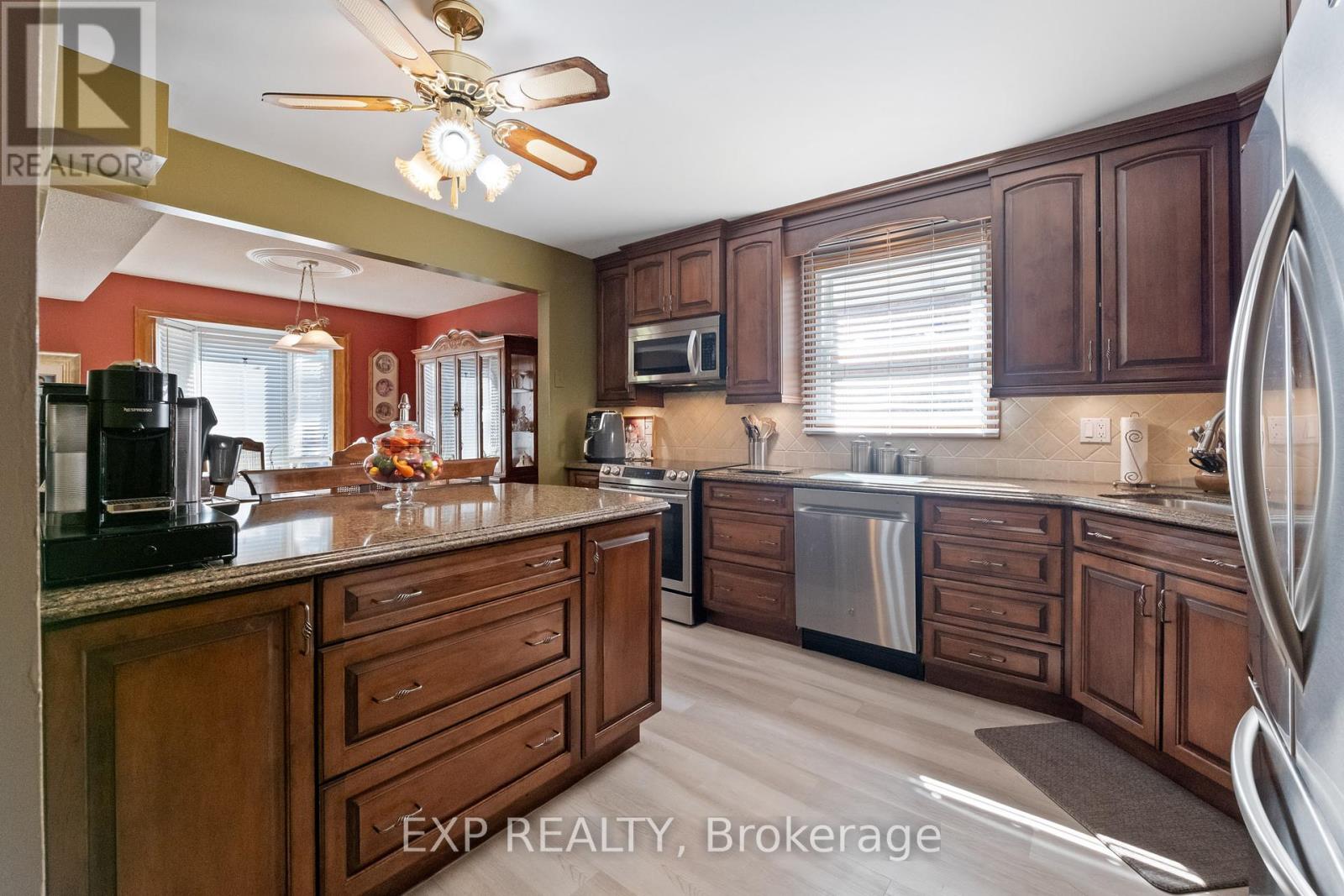 38 Capri Street, Thorold, Ontario  L2V 4S8 - Photo 11 - X12405739