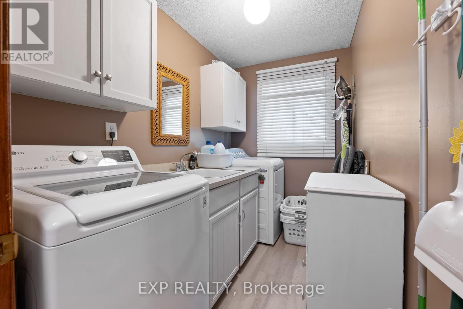 38 Capri Street, Thorold, Ontario  L2V 4S8 - Photo 15 - X12405739