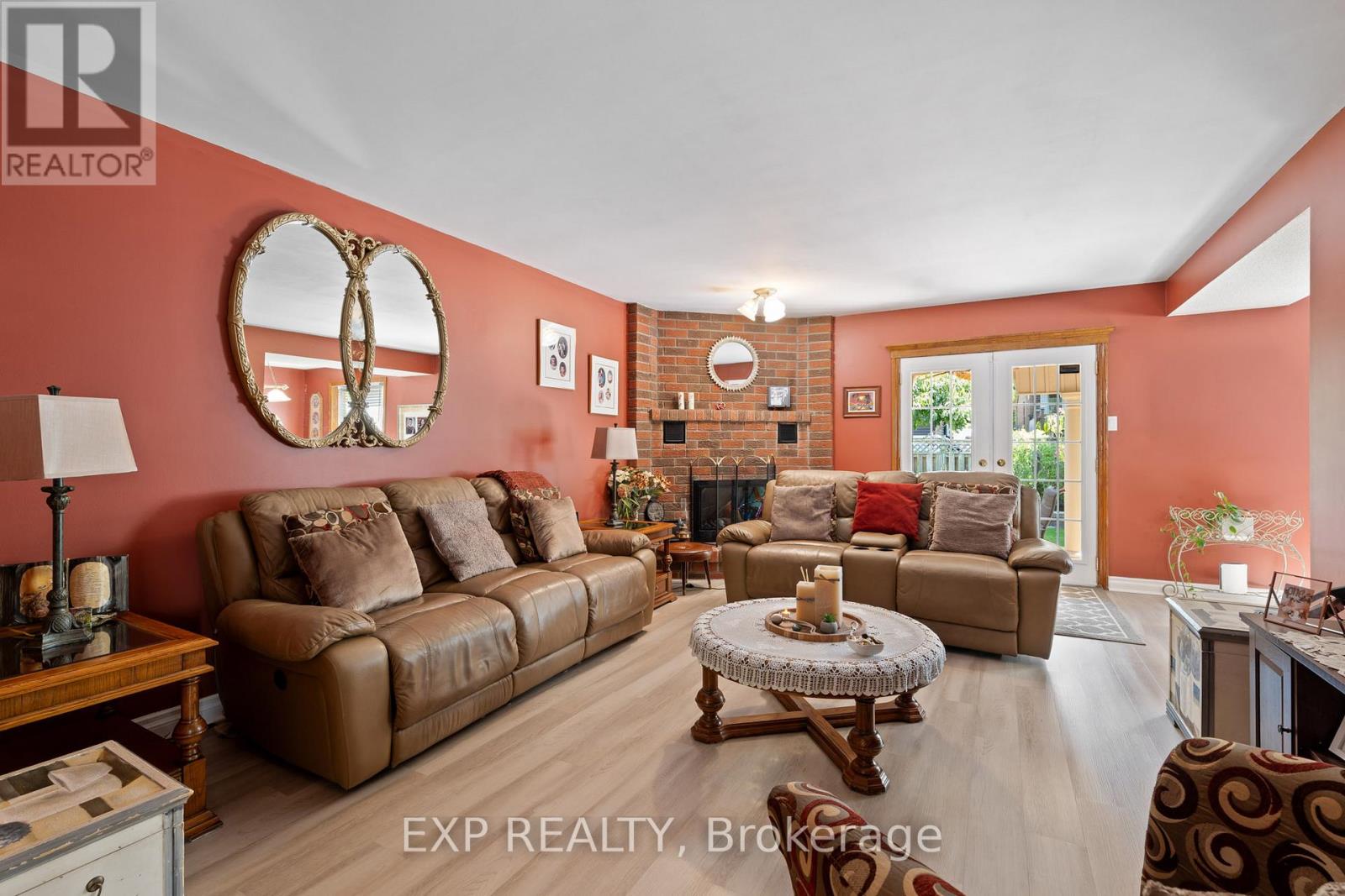 38 Capri Street, Thorold, Ontario  L2V 4S8 - Photo 6 - X12405739