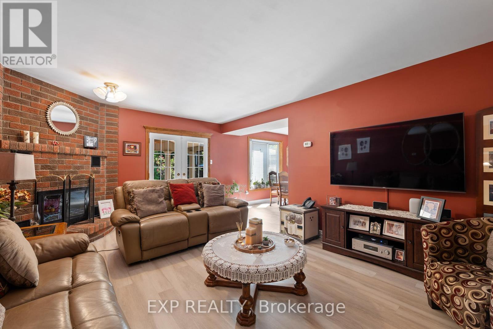 38 Capri Street, Thorold, Ontario  L2V 4S8 - Photo 7 - X12405739