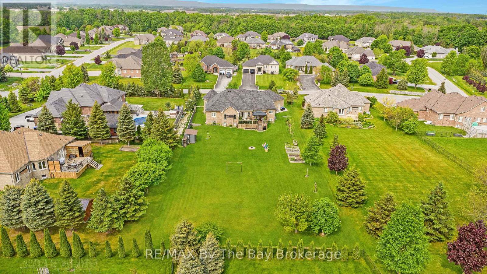 37 Walnut Drive, Wasaga Beach, Ontario  L9Z 0A8 - Photo 29 - S12405670